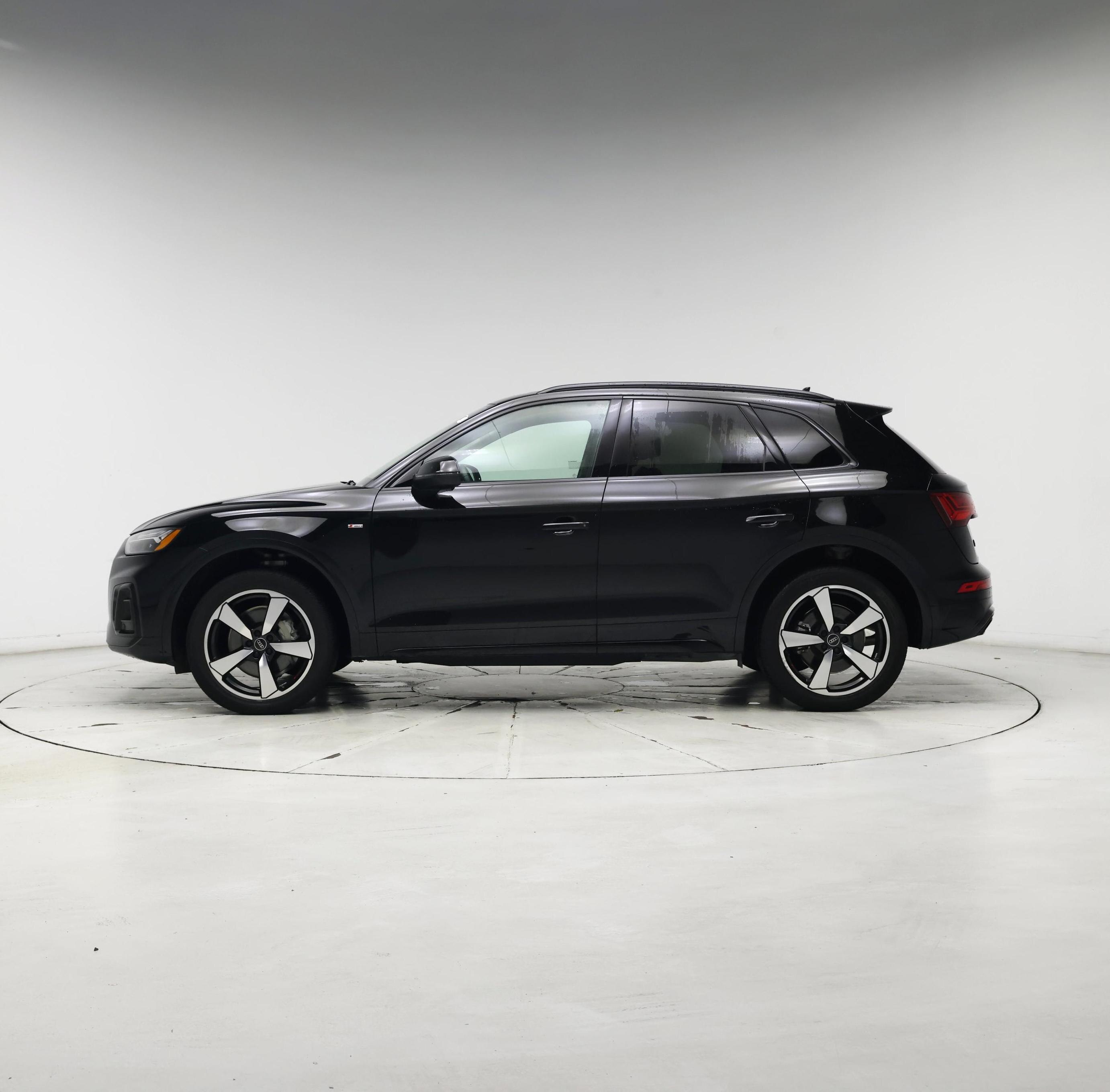 Thumbnail: 2023 Audi Q5 - 3