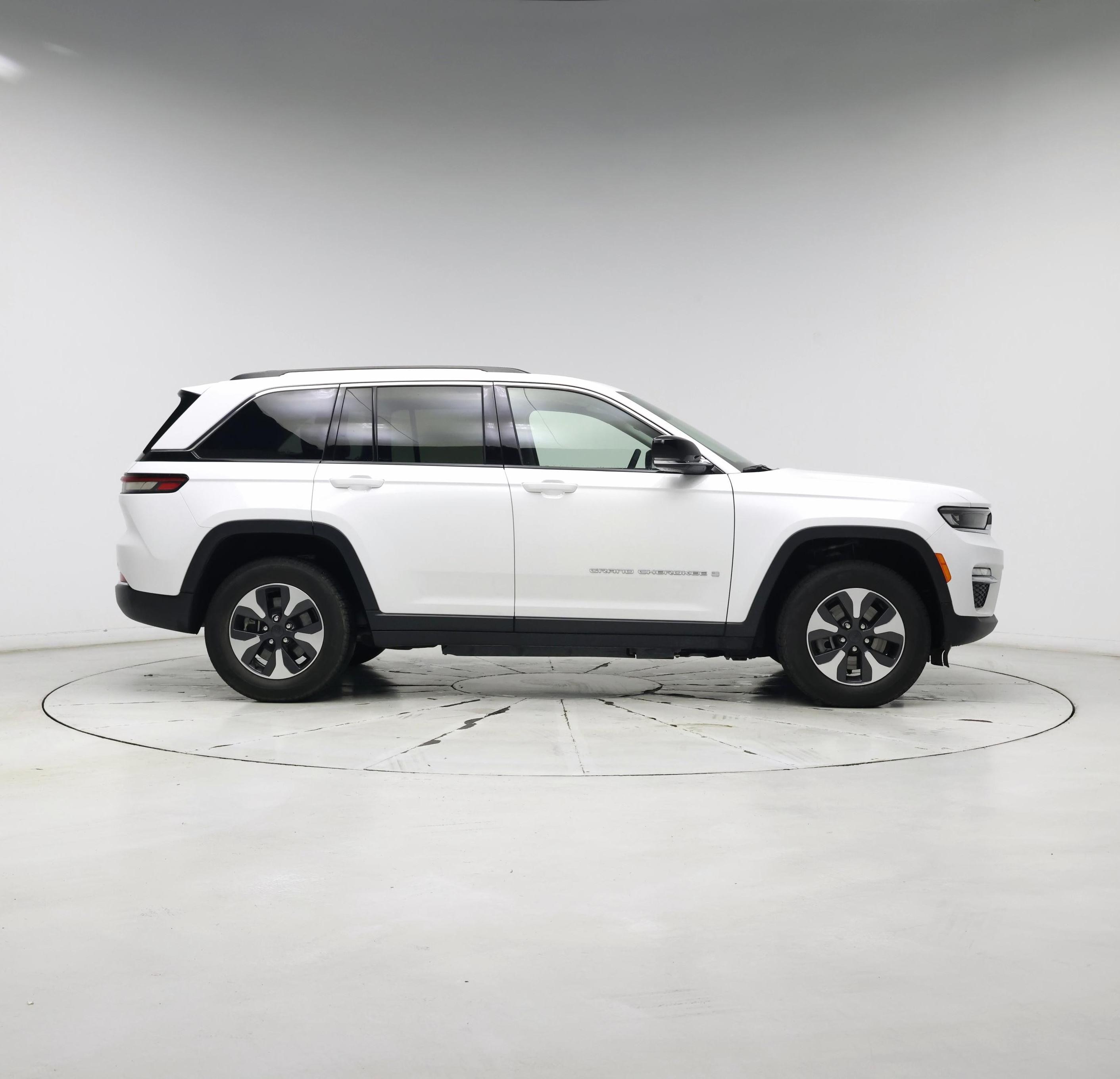 Thumbnail: 2023 Jeep Grand Cherokee - 7