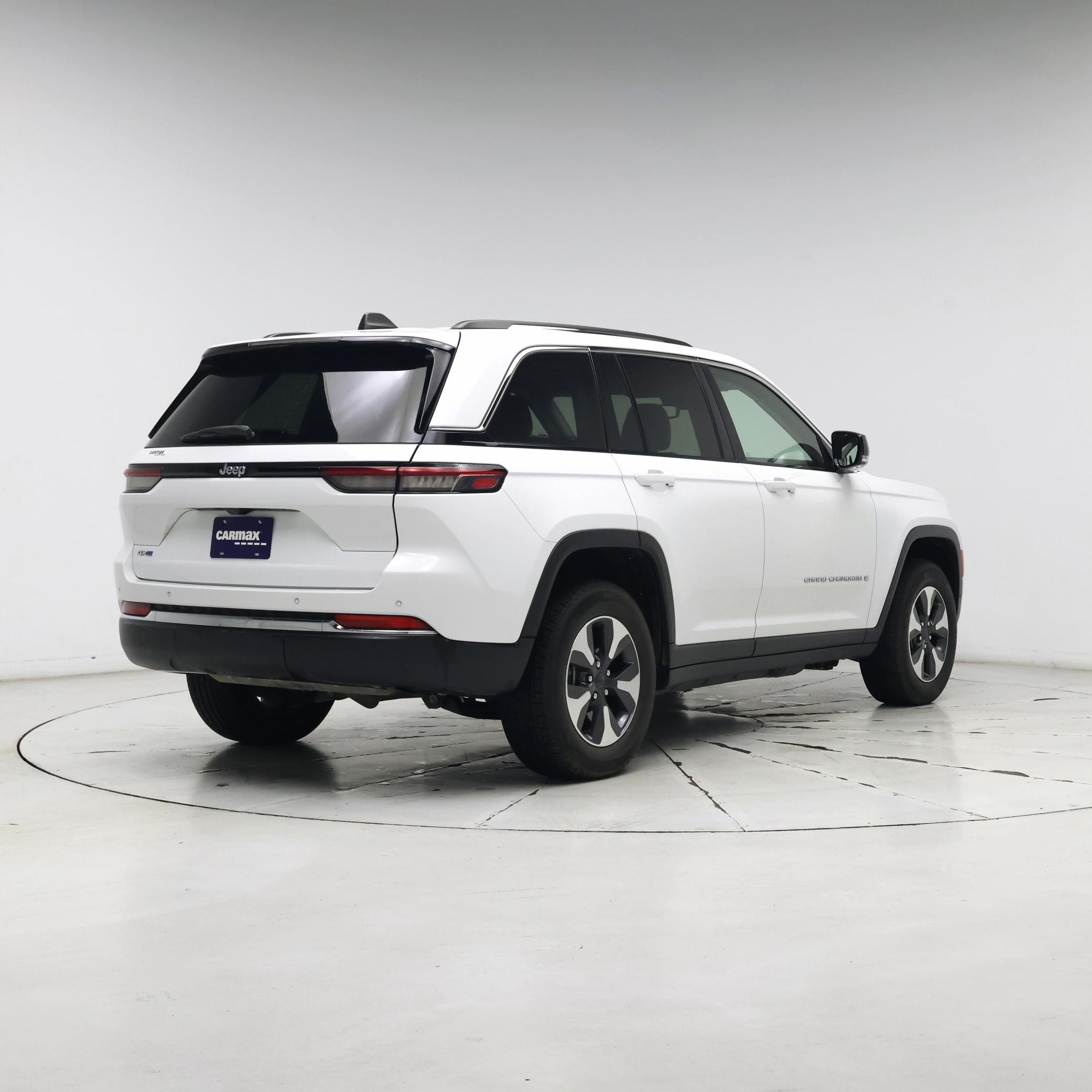 Thumbnail: 2023 Jeep Grand Cherokee - 8