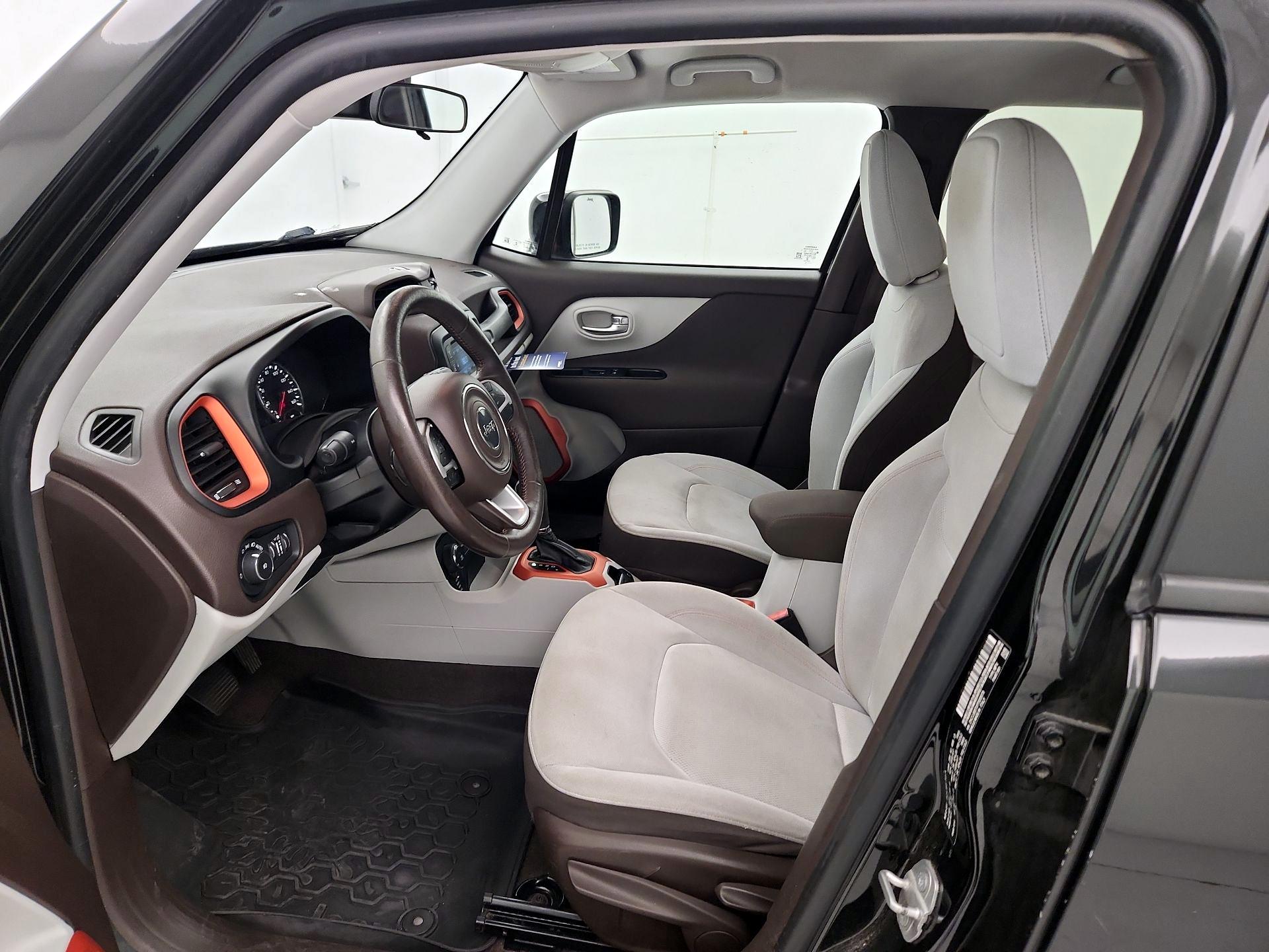 Thumbnail: 2015 Jeep Renegade - 11