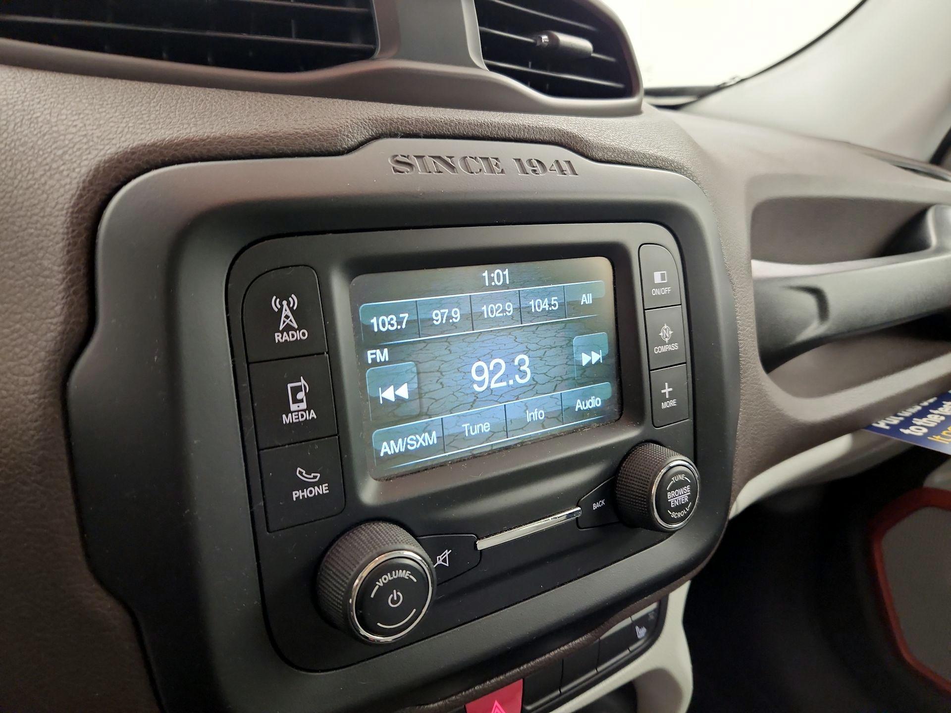 Thumbnail: 2015 Jeep Renegade - 15