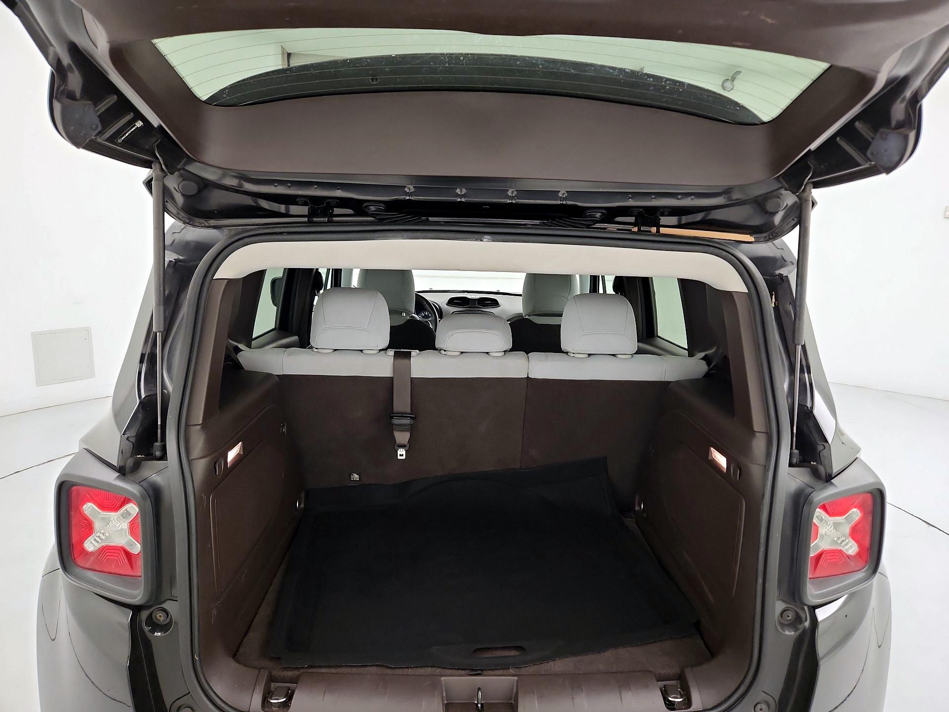 Thumbnail: 2015 Jeep Renegade - 20