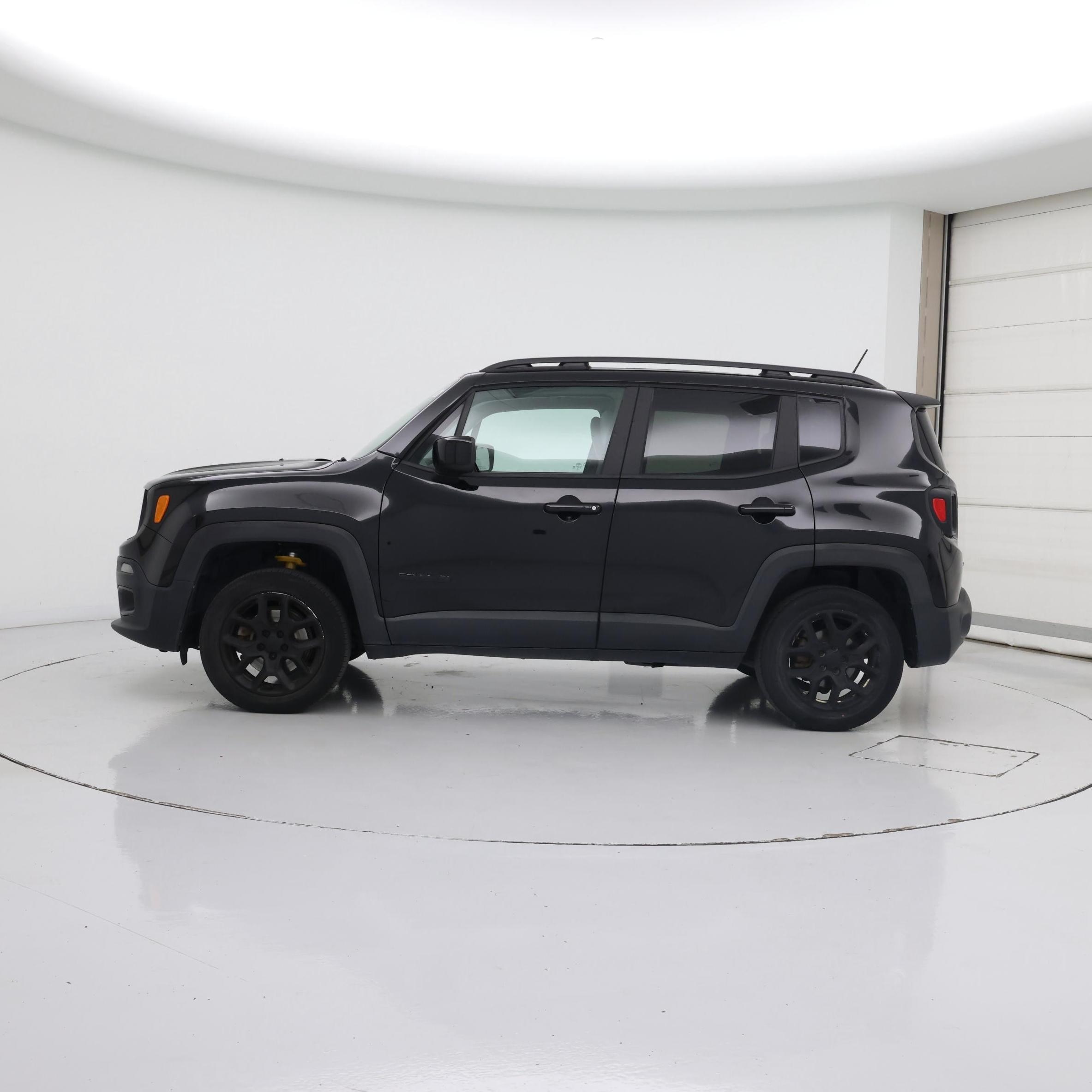 Thumbnail: 2015 Jeep Renegade - 3