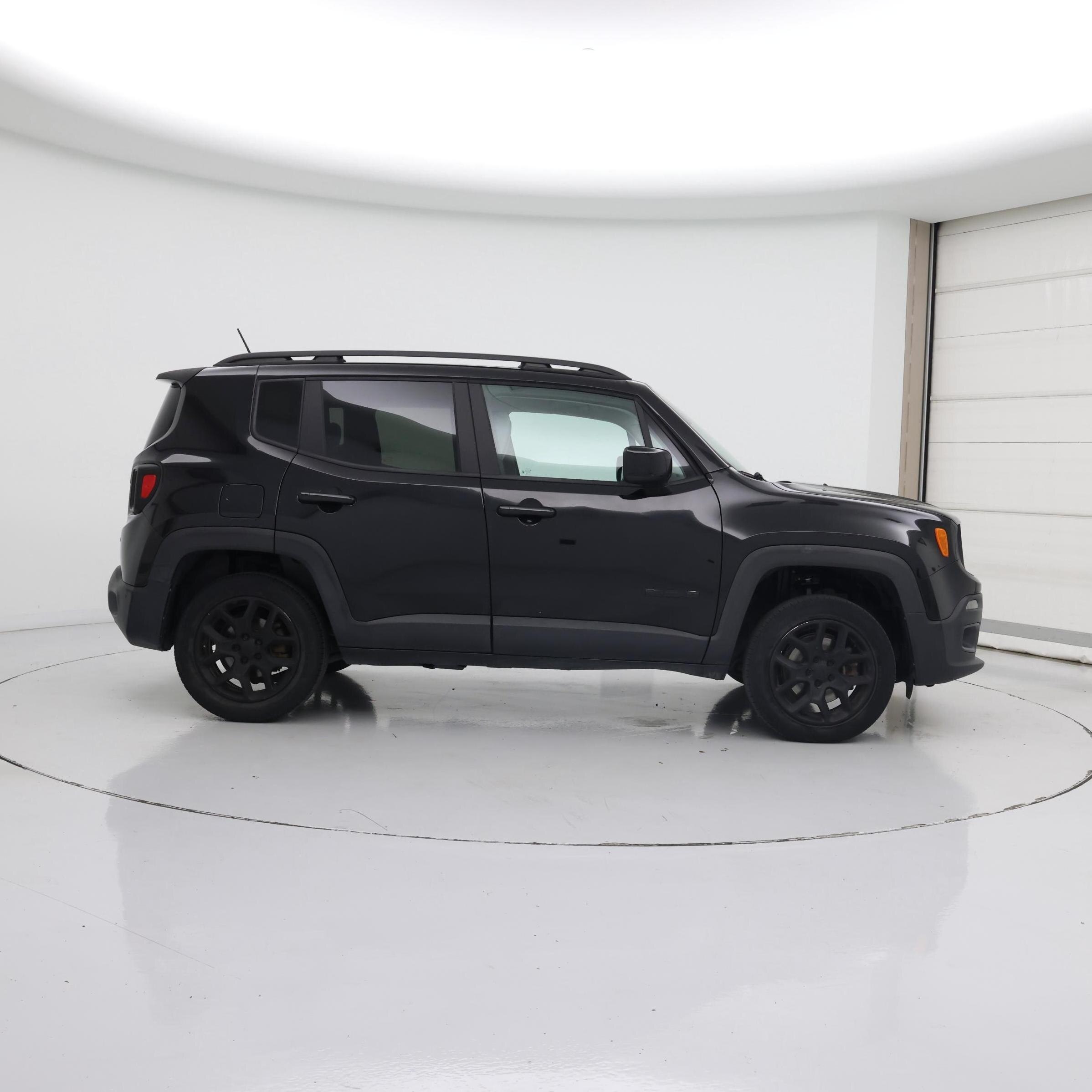 Thumbnail: 2015 Jeep Renegade - 7