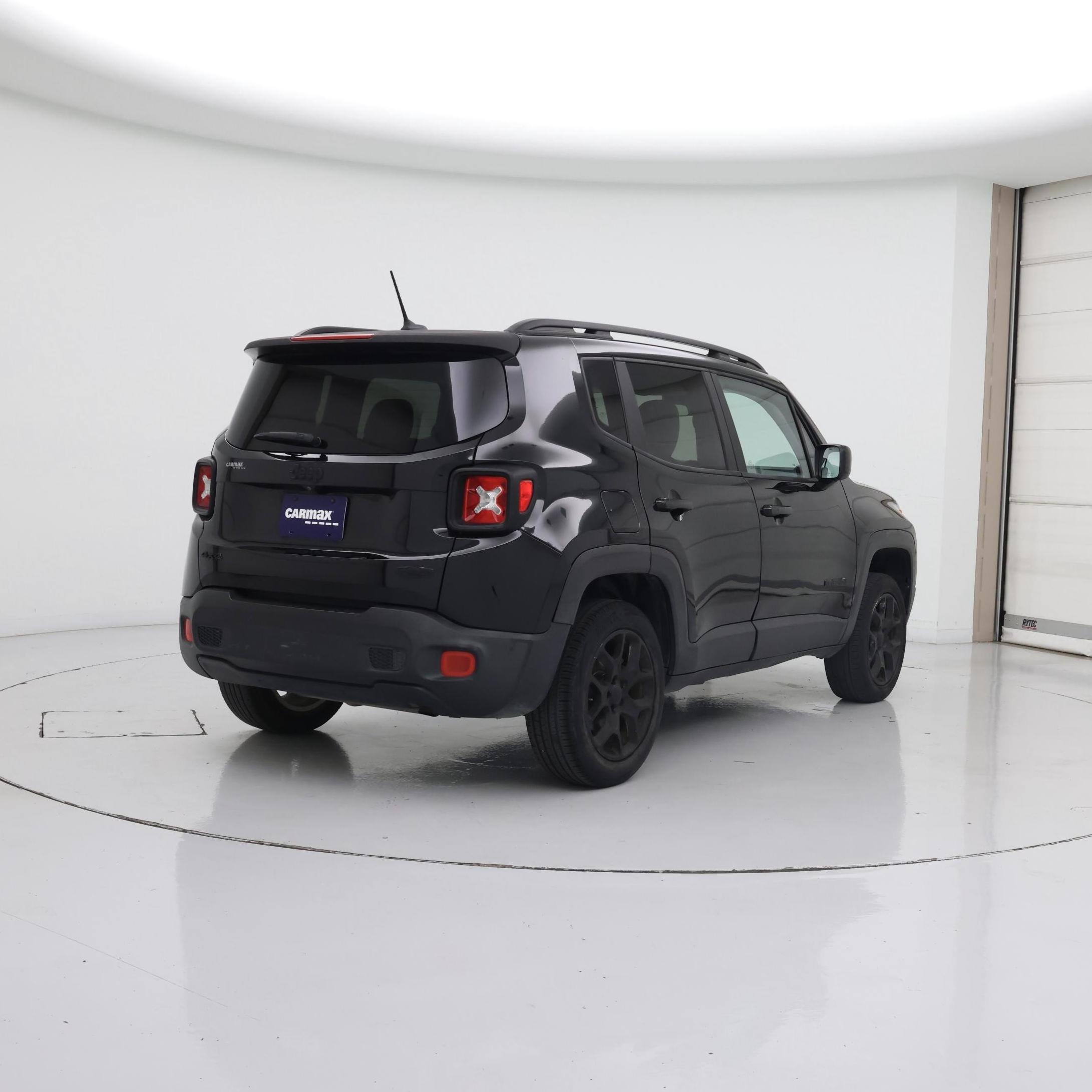 Thumbnail: 2015 Jeep Renegade - 8