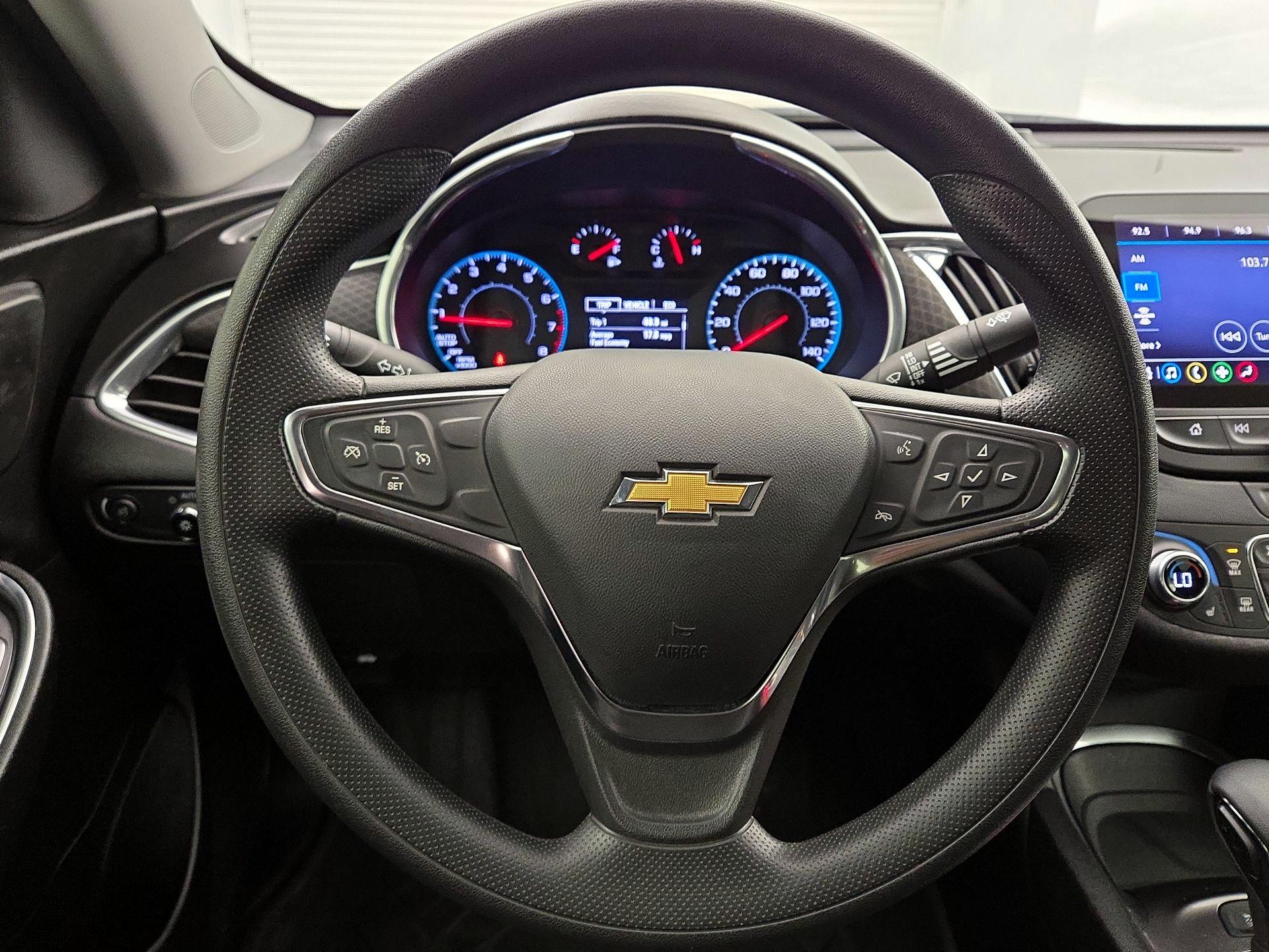 Thumbnail: 2021 Chevrolet Malibu - 10