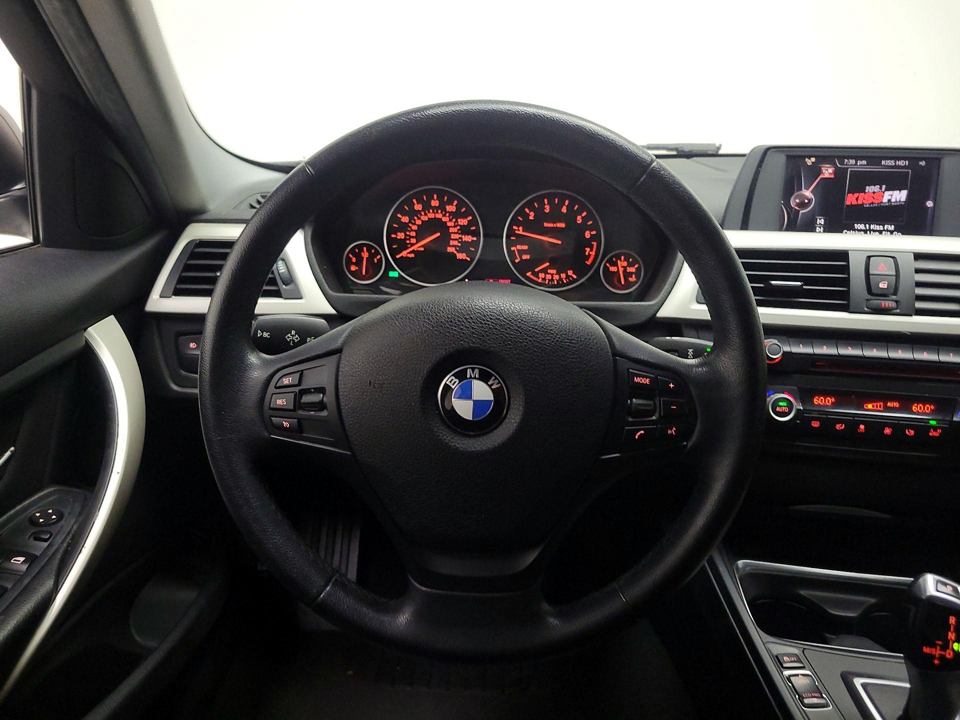Thumbnail: 2015 BMW 3 Series - 10