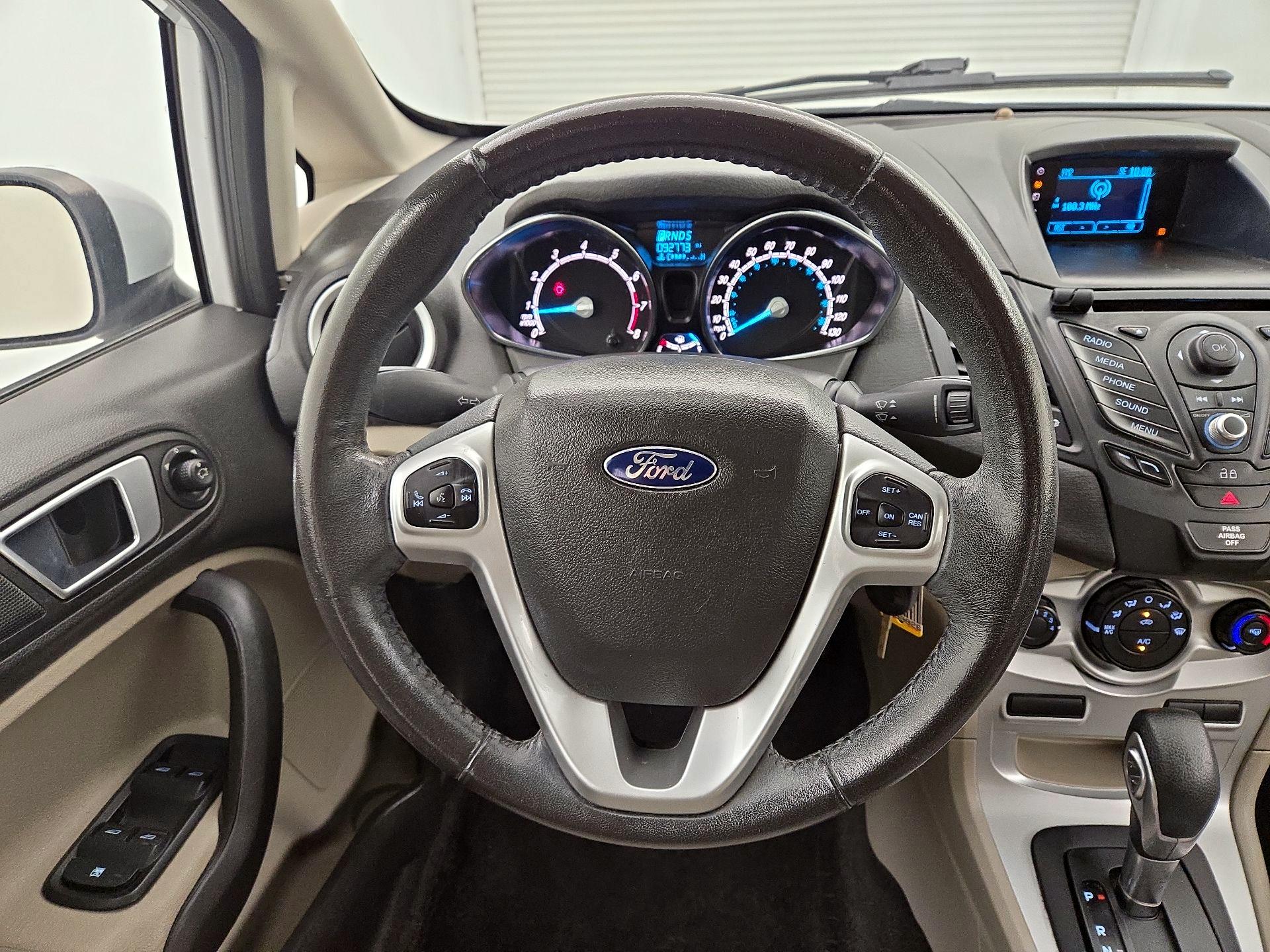 Thumbnail: 2015 Ford Fiesta - 10