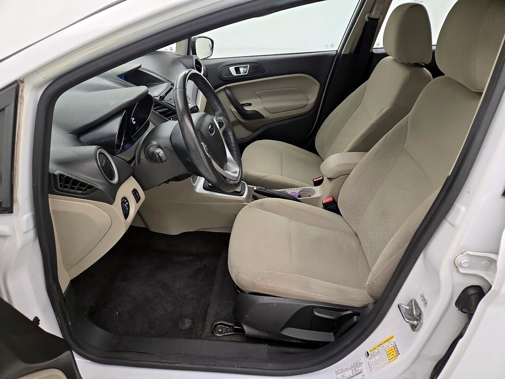 Thumbnail: 2015 Ford Fiesta - 11