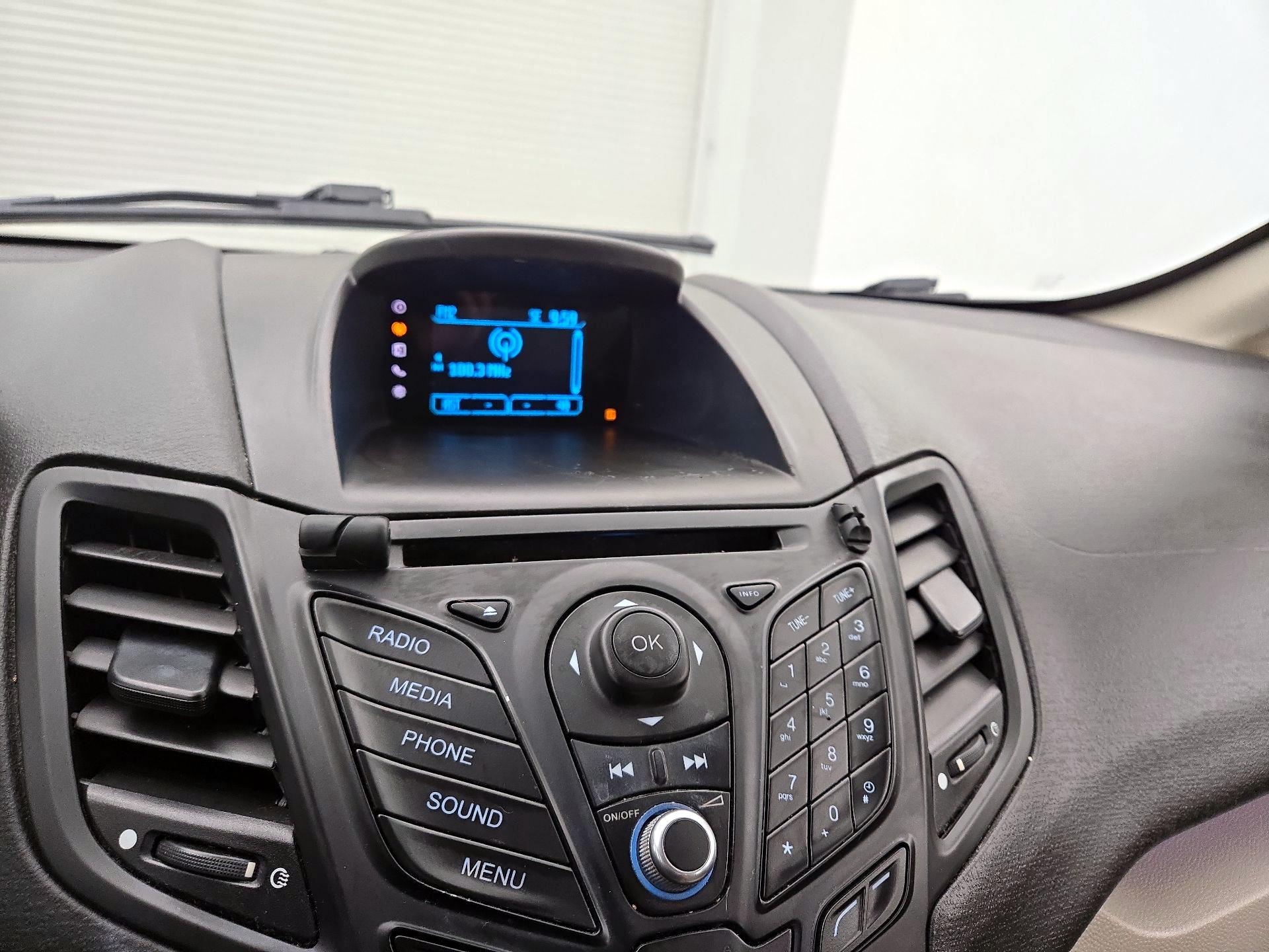 Thumbnail: 2015 Ford Fiesta - 14