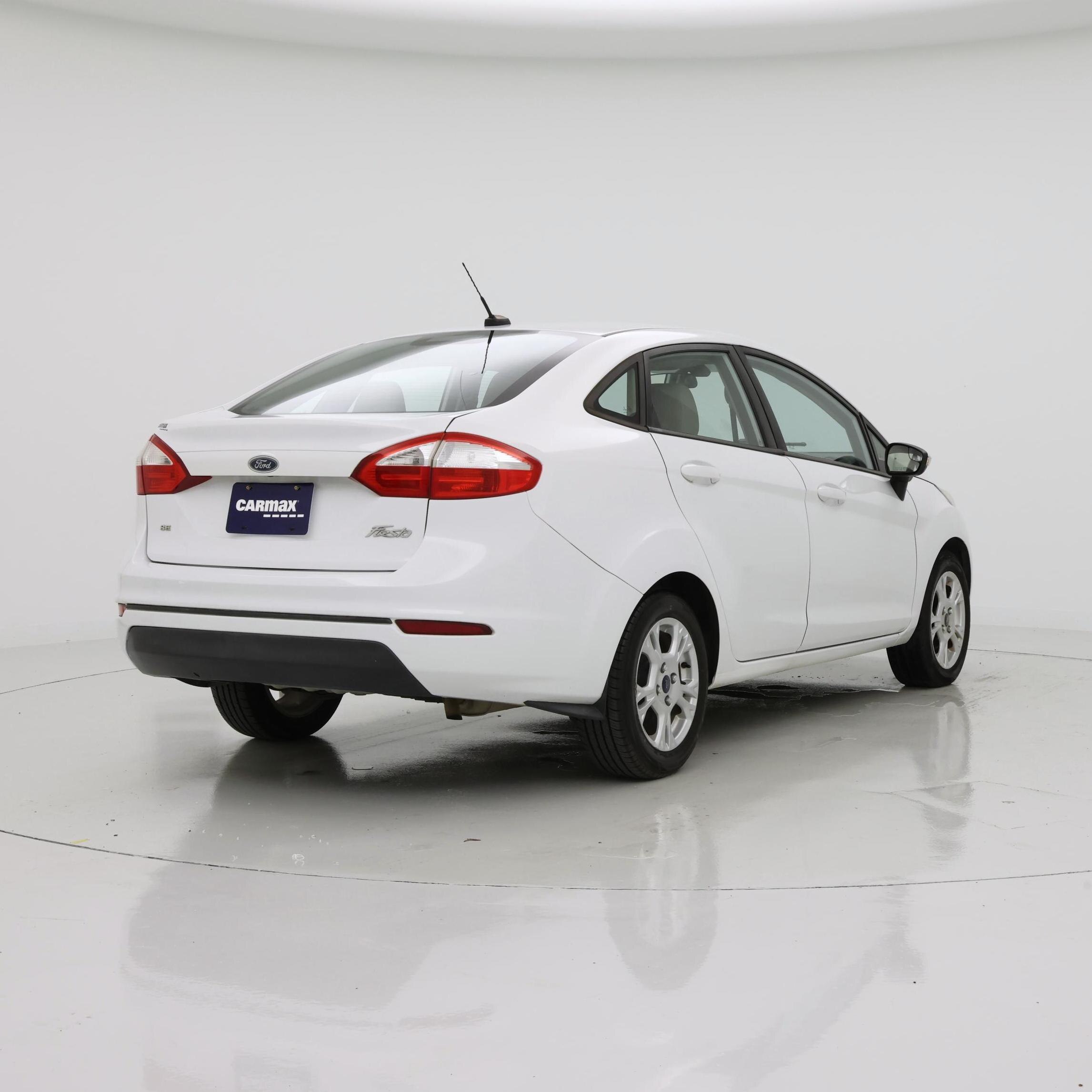 Thumbnail: 2015 Ford Fiesta - 8