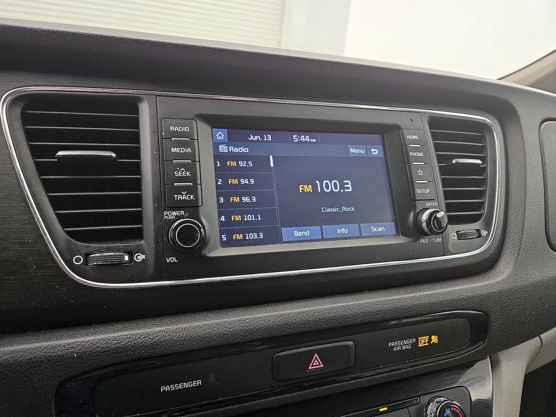 Thumbnail: 2019 Kia Sedona - 15