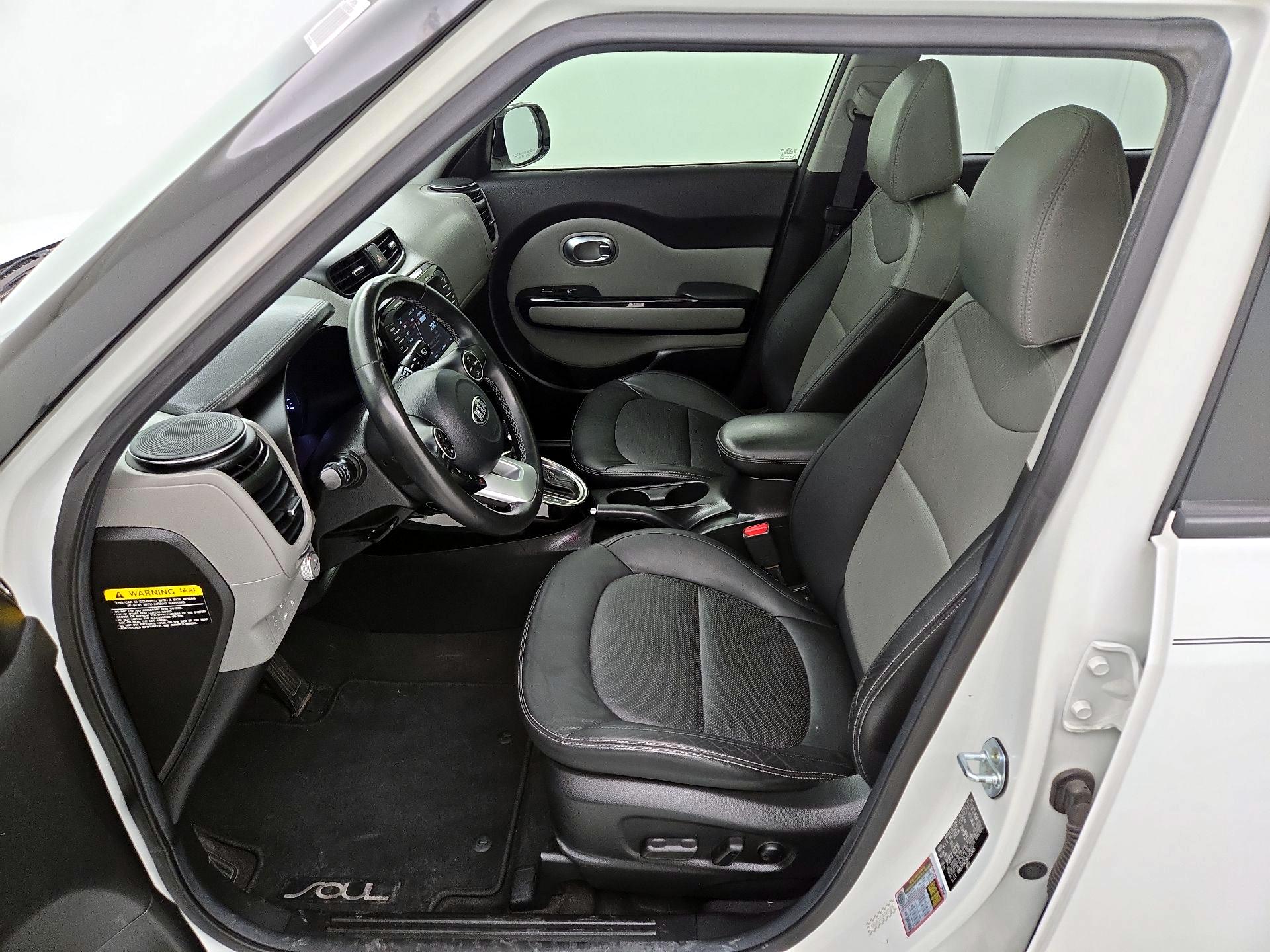 Thumbnail: 2017 Kia Soul - 11