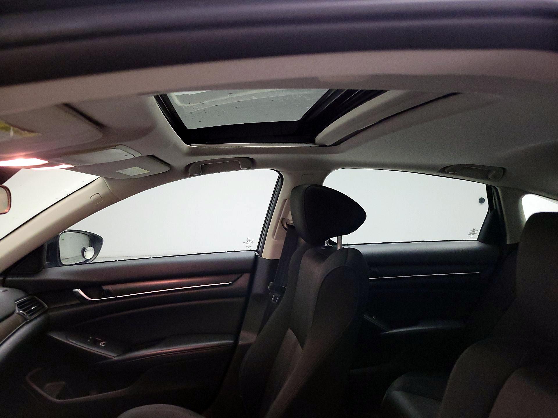 Thumbnail: 2018 Honda Accord - 18