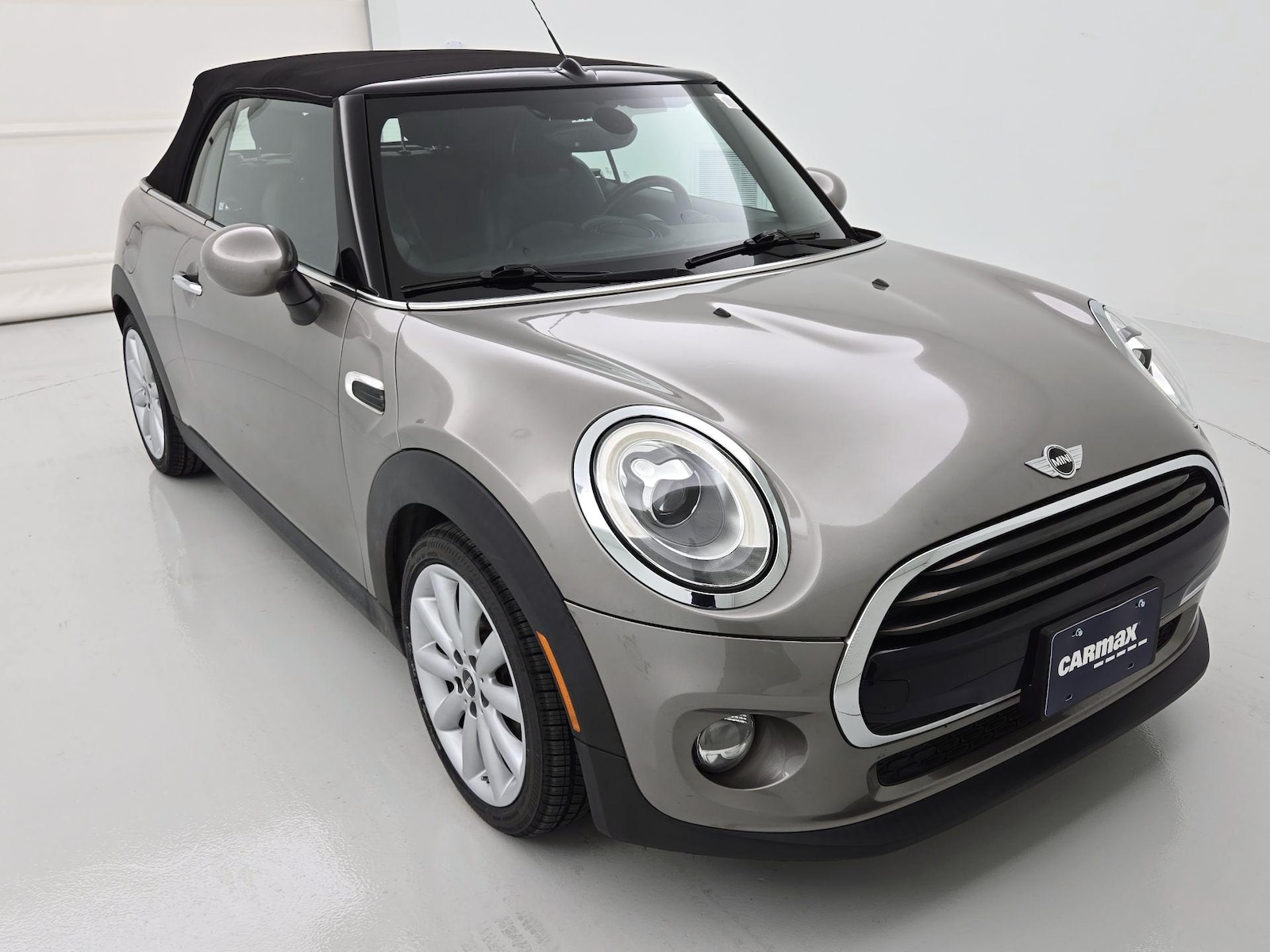 2018 MINI Cooper Base's photo