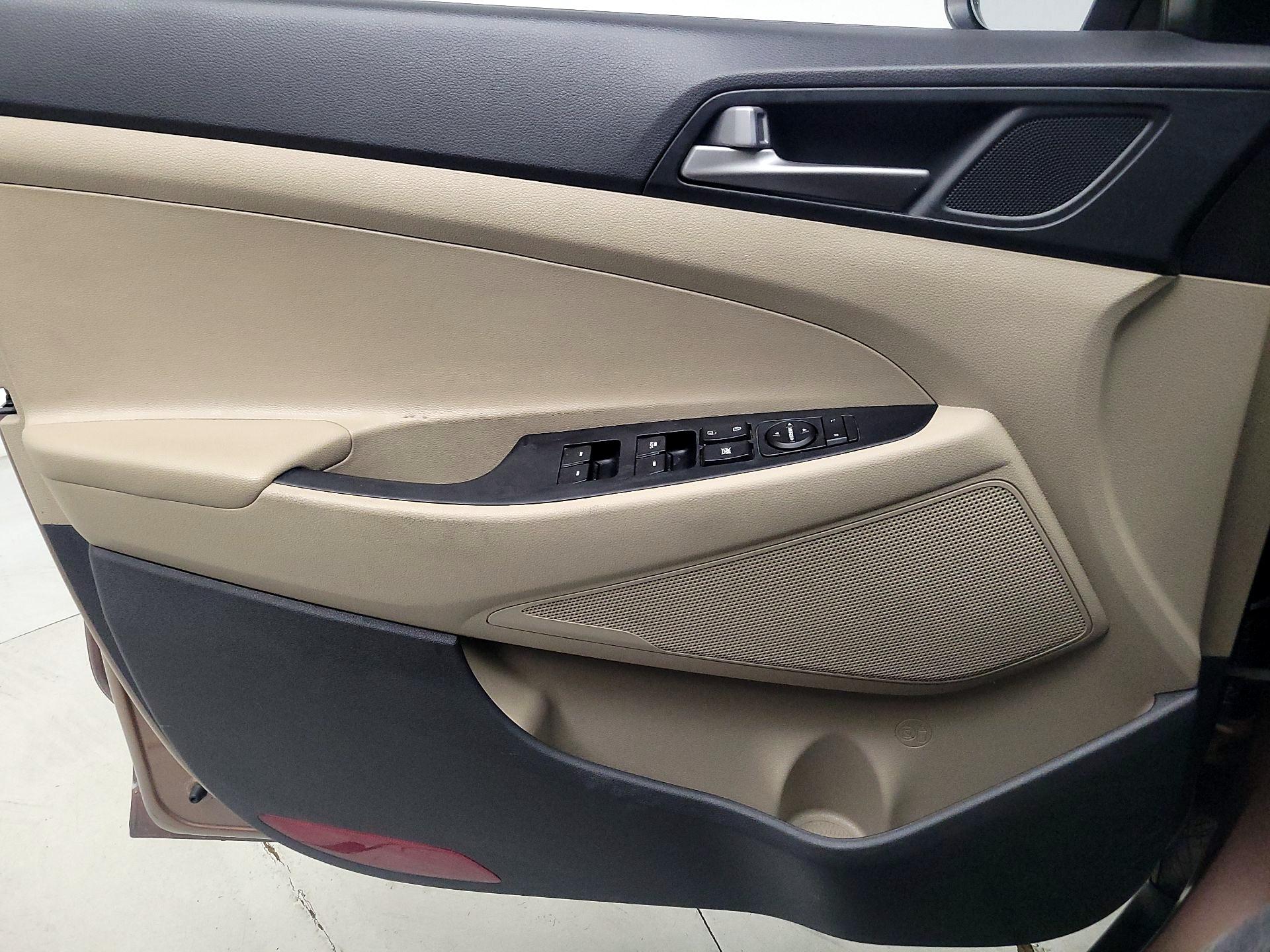 Thumbnail: 2017 Hyundai Tucson - 12