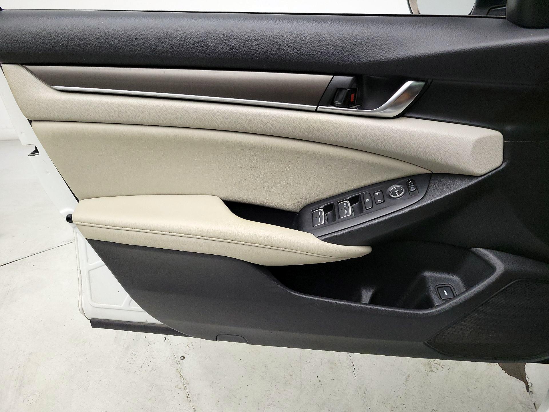 Thumbnail: 2019 Honda Accord - 12