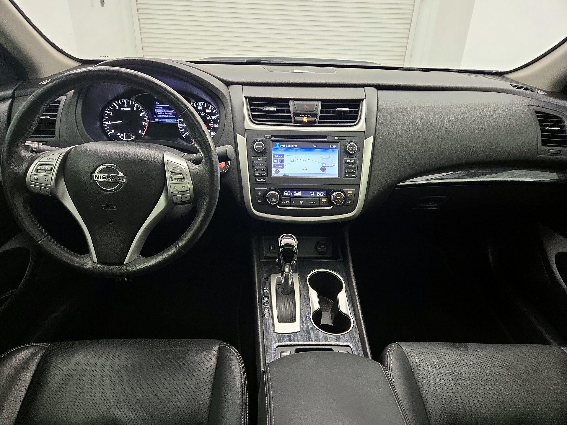 Thumbnail: 2016 Nissan Altima - 9