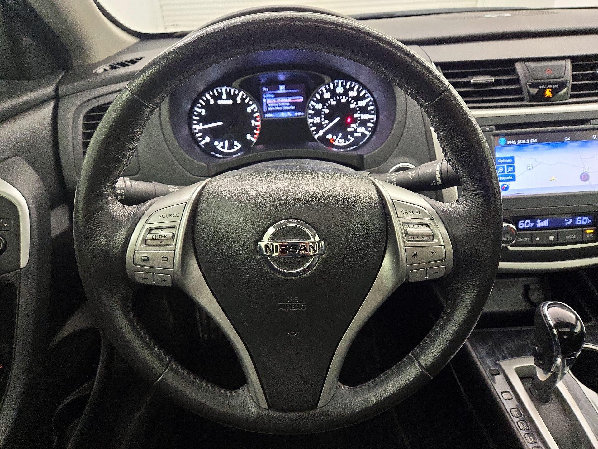 Thumbnail: 2016 Nissan Altima - 10