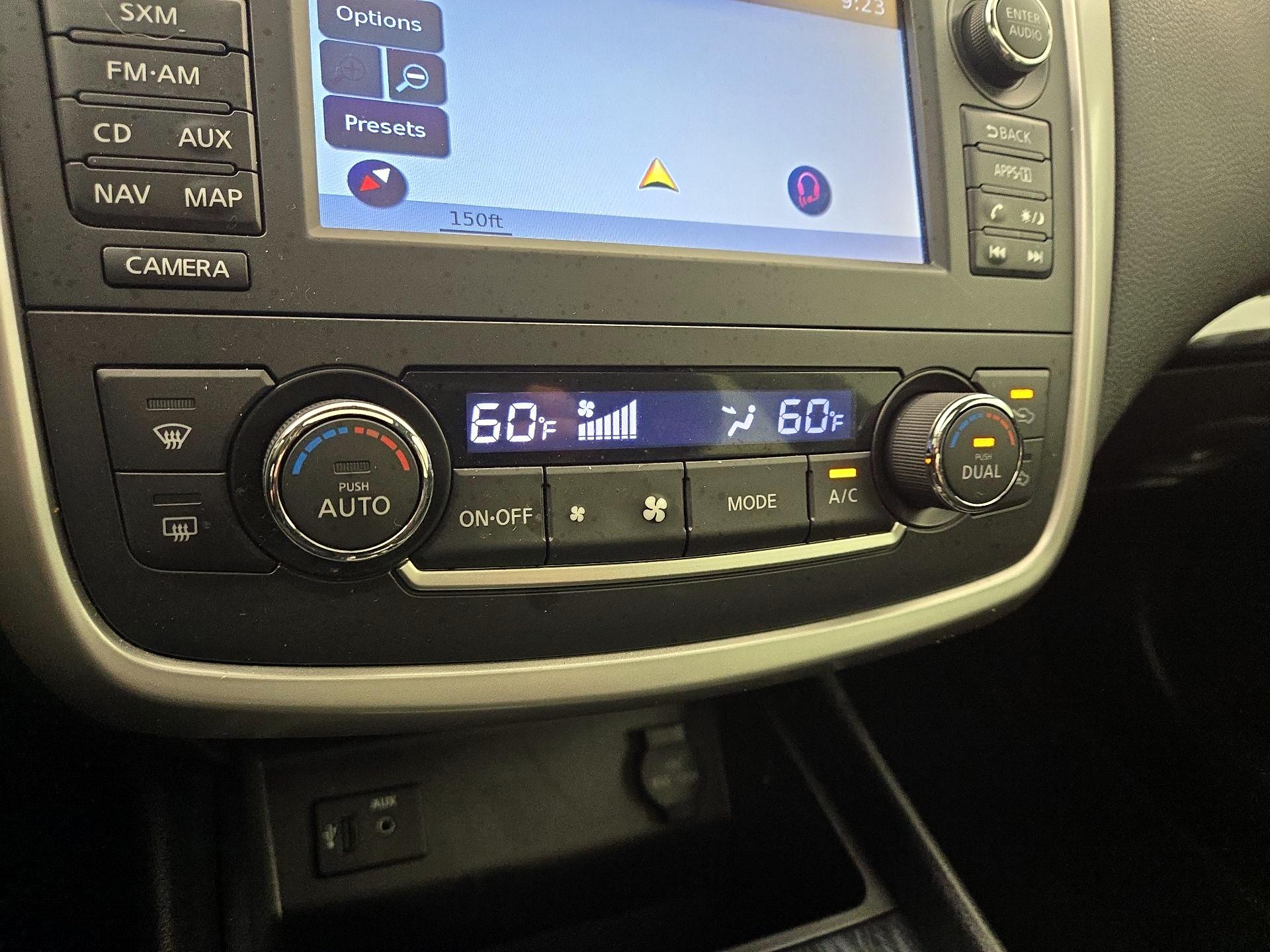 Thumbnail: 2016 Nissan Altima - 17