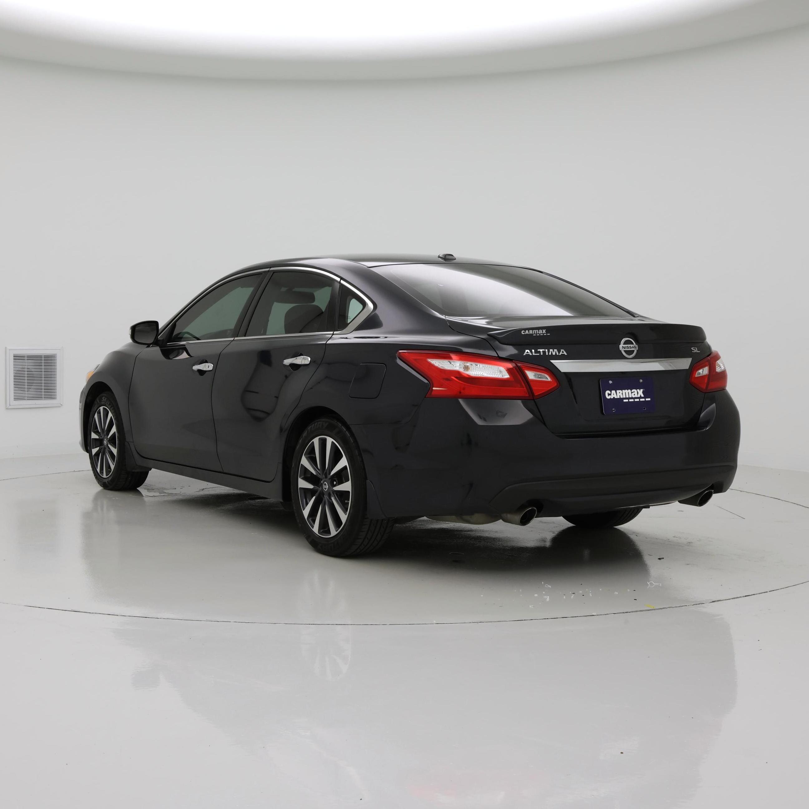 Thumbnail: 2016 Nissan Altima - 2