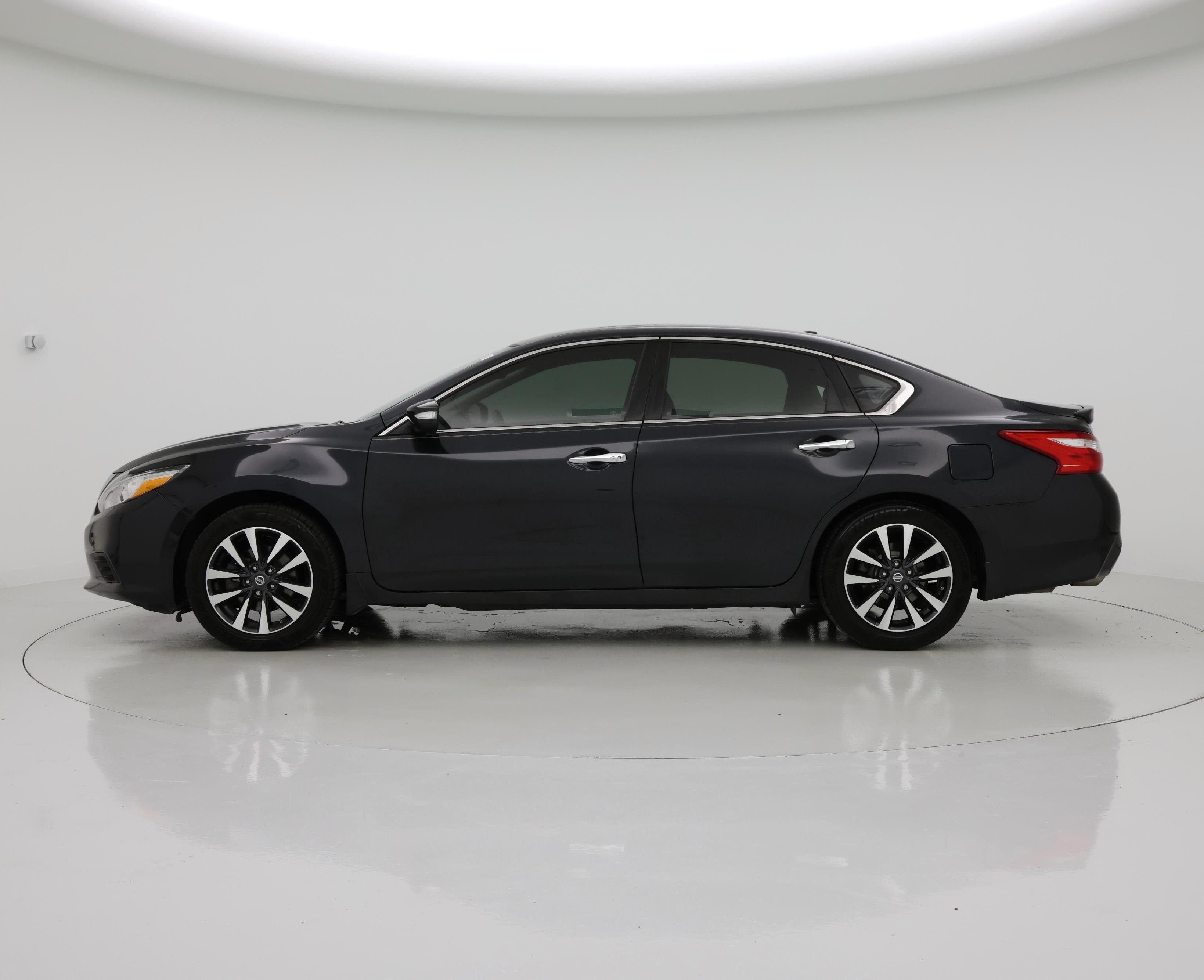 Thumbnail: 2016 Nissan Altima - 3