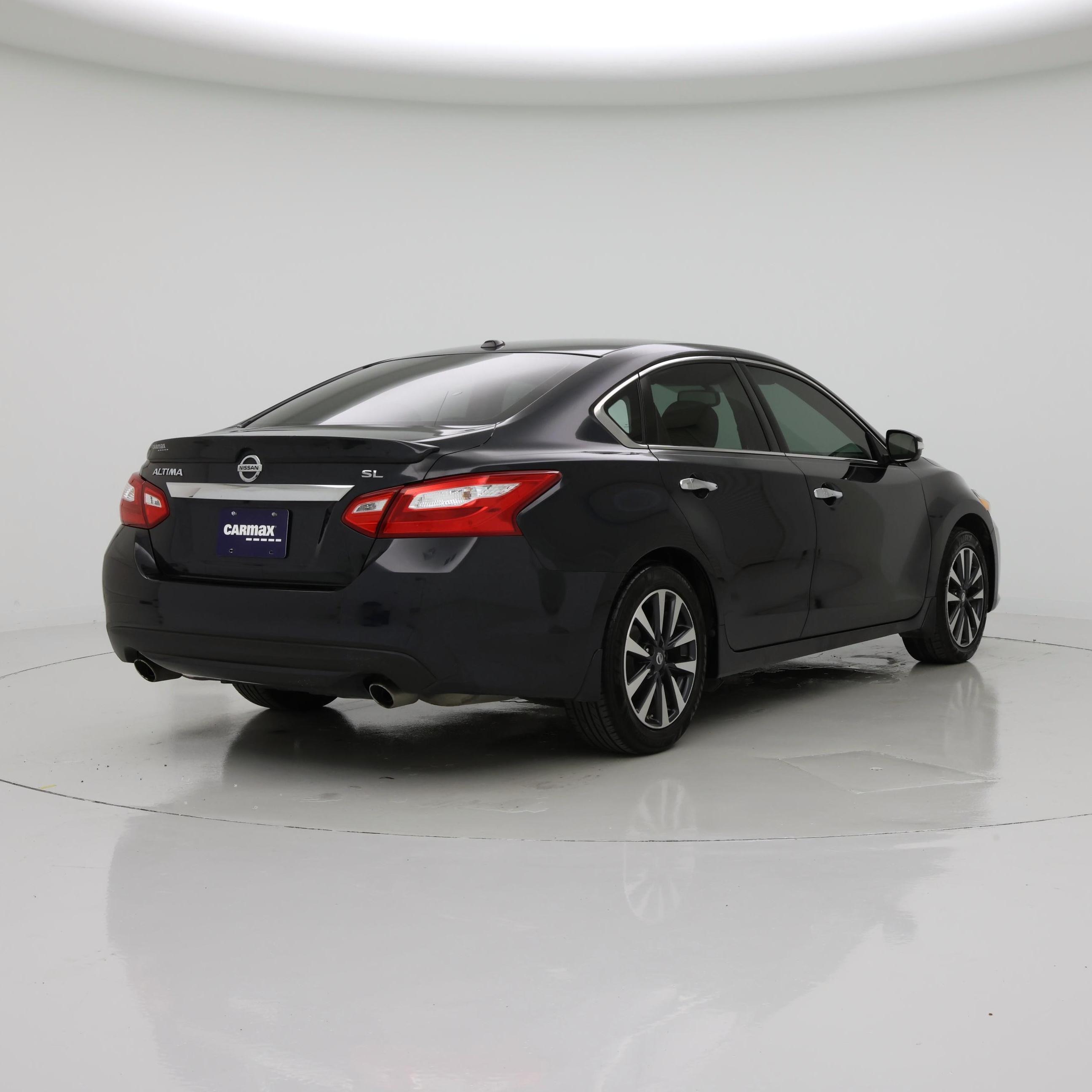 Thumbnail: 2016 Nissan Altima - 8