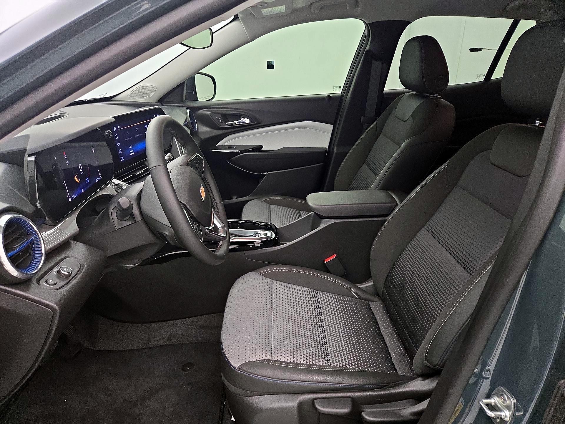 Thumbnail: 2025 Chevrolet Trax - 11