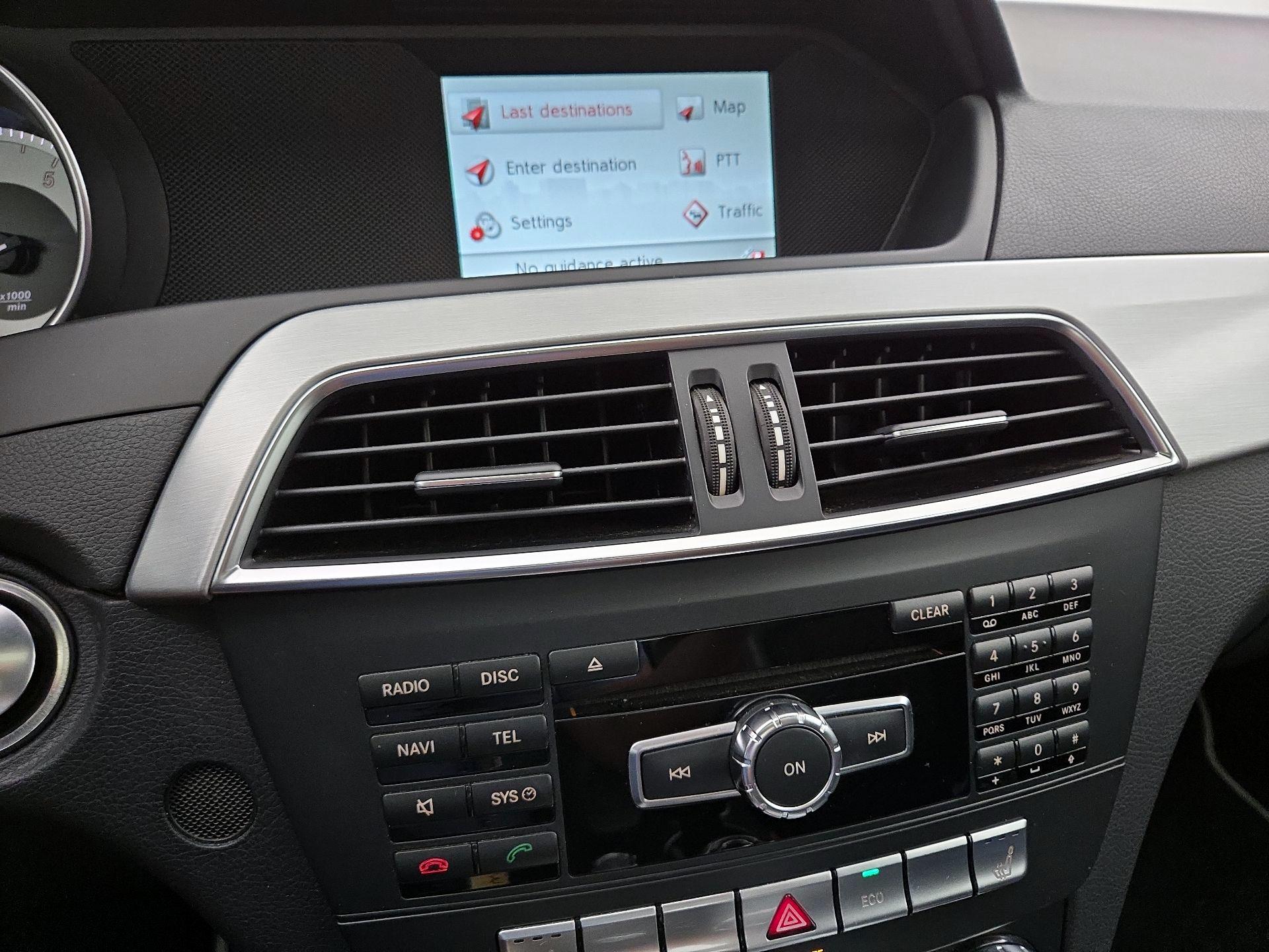 Thumbnail: 2015 Mercedes-Benz C-Class - 14