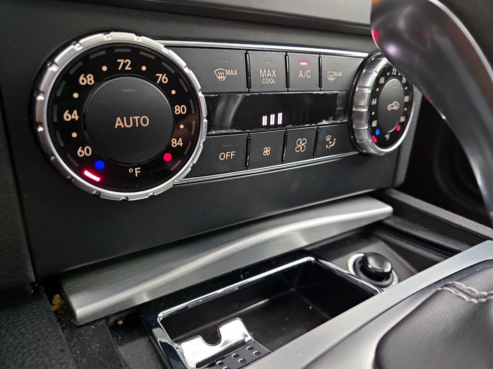 Thumbnail: 2015 Mercedes-Benz C-Class - 16