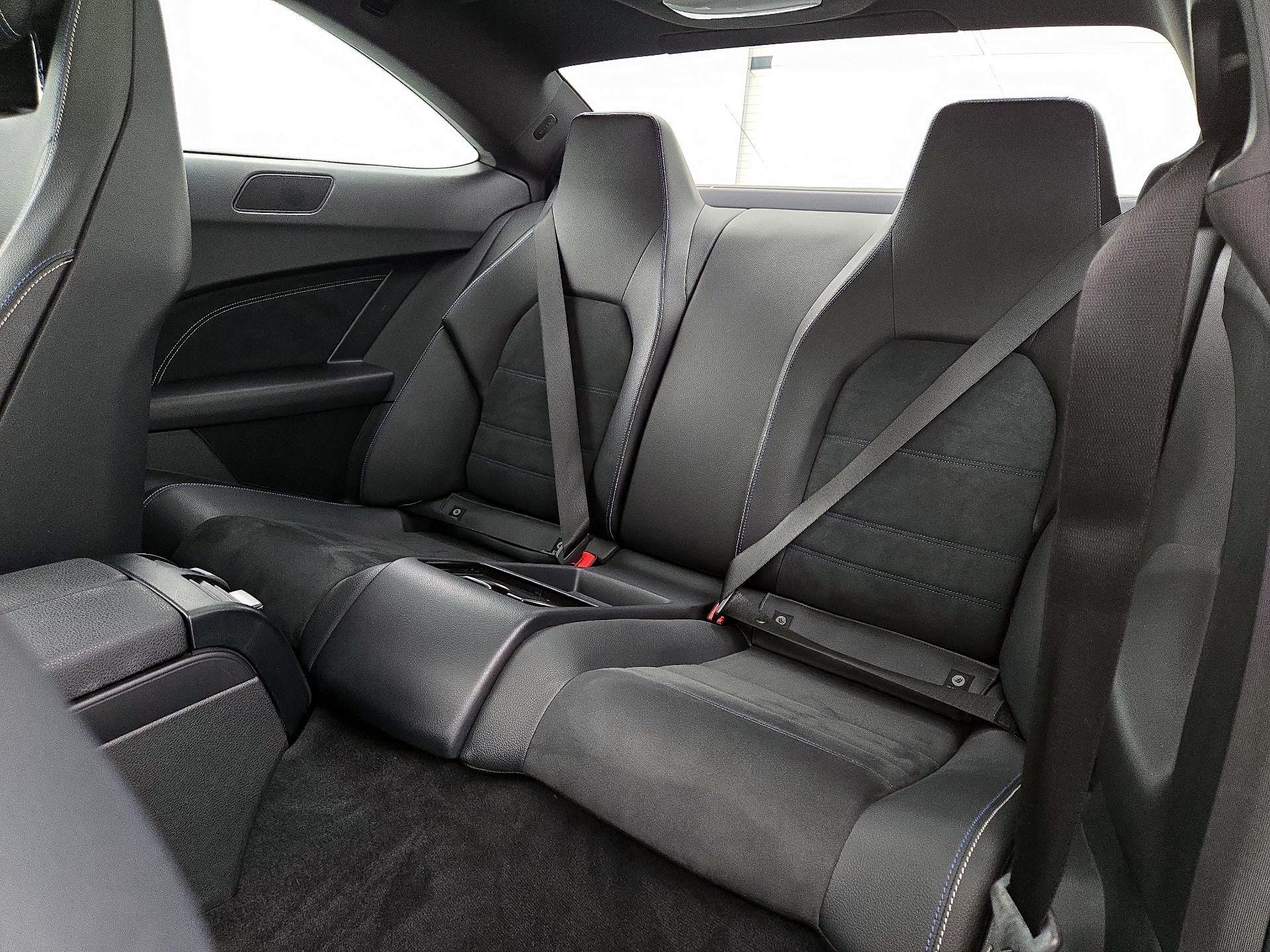 Thumbnail: 2015 Mercedes-Benz C-Class - 19