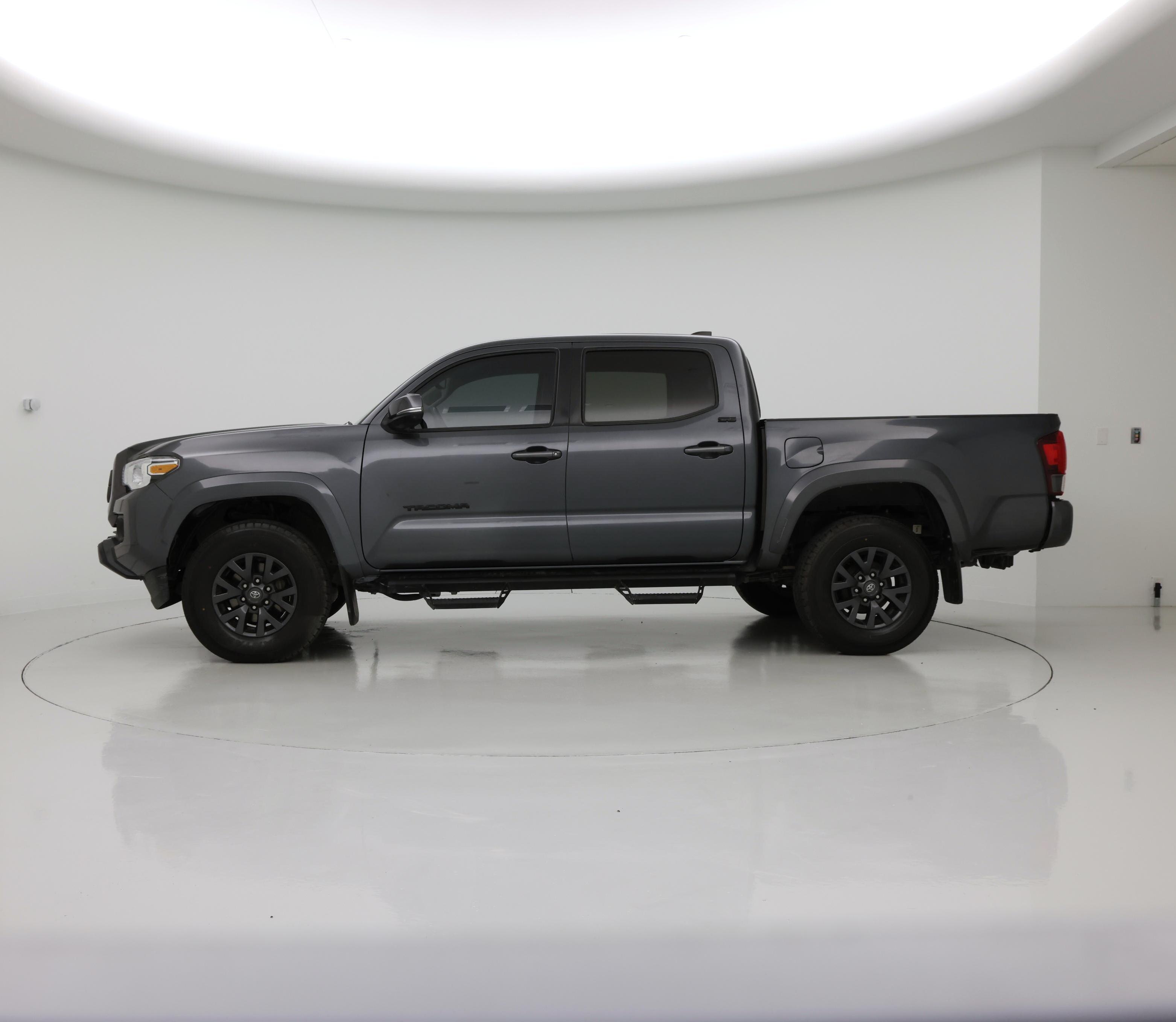 Thumbnail: 2022 Toyota Tacoma - 3