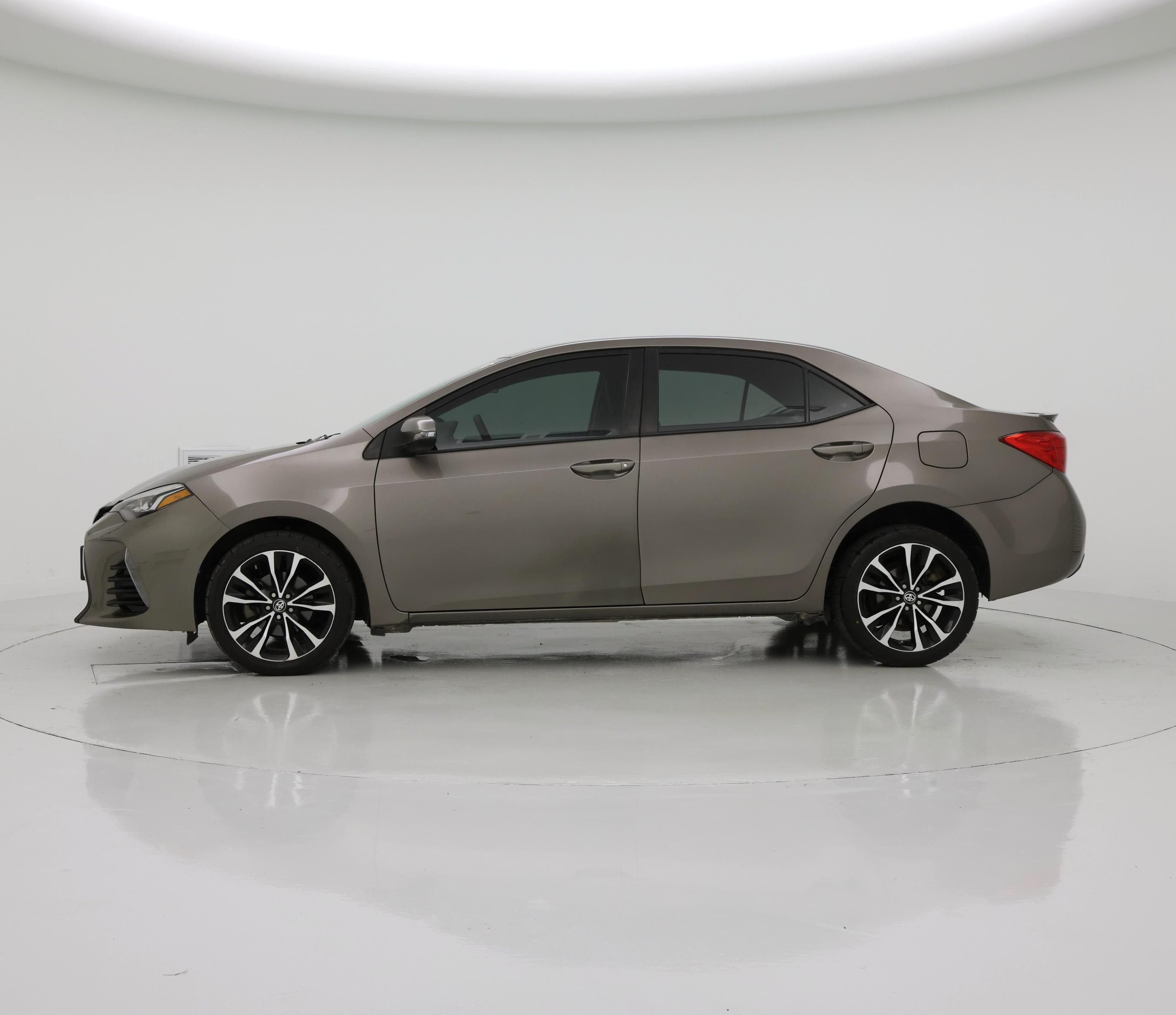 Thumbnail: 2018 Toyota Corolla - 3