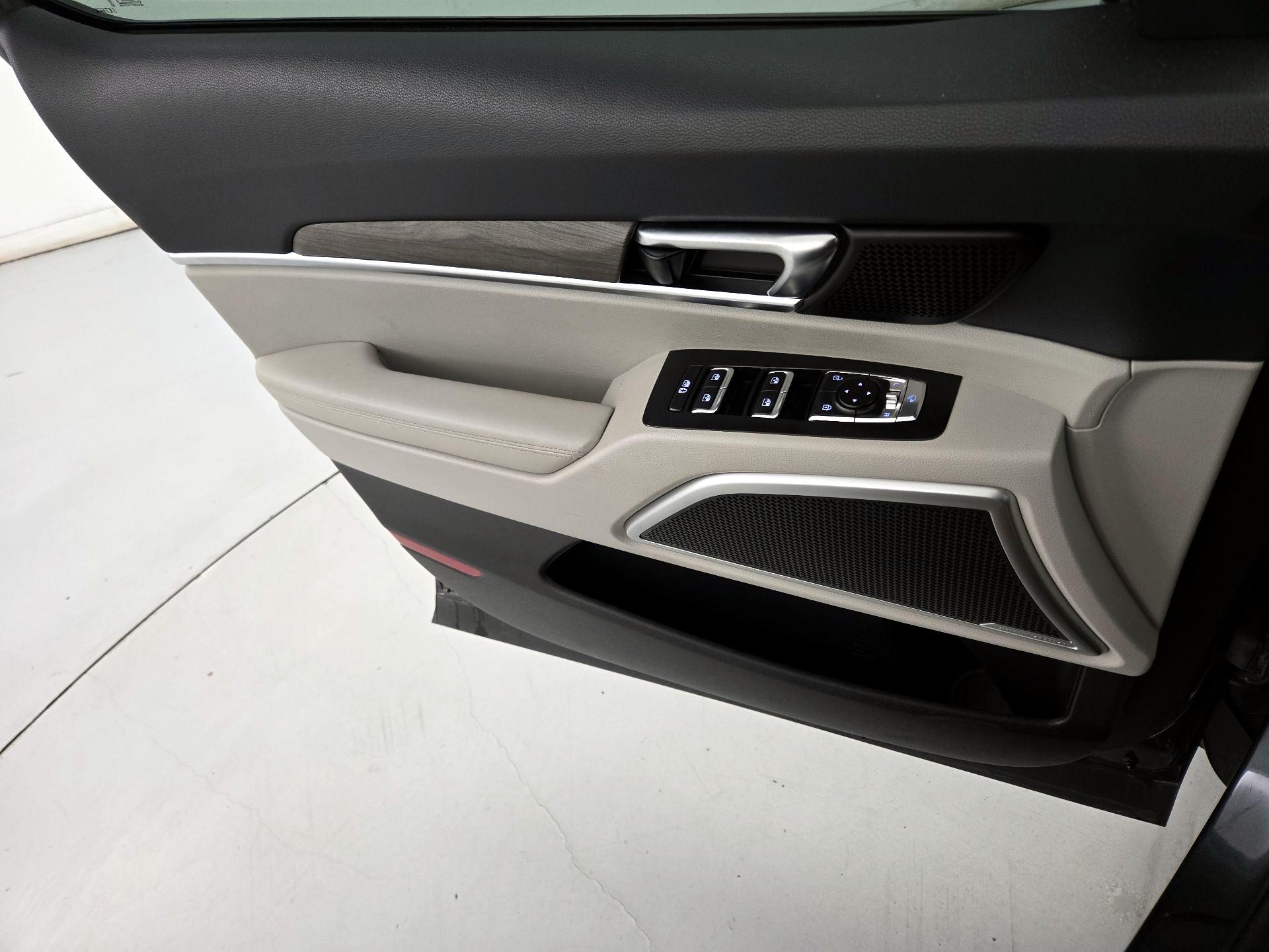 Thumbnail: 2022 Kia Telluride - 12