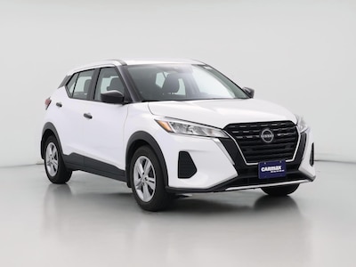White 2023 Nissan Kicks S