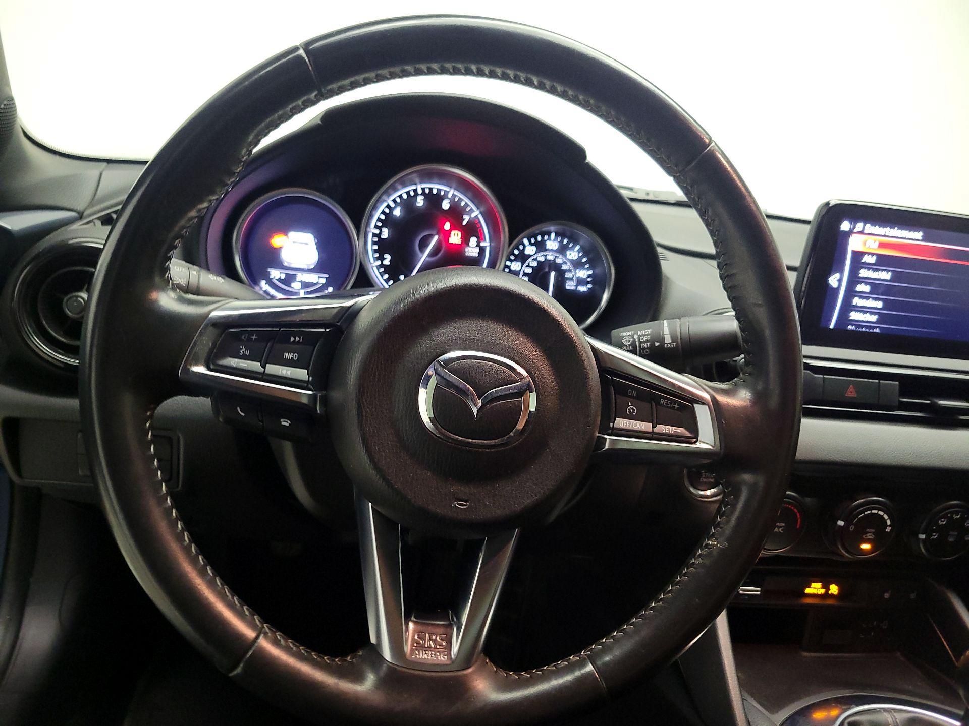 Thumbnail: 2021 Mazda MX-5 Miata - 10