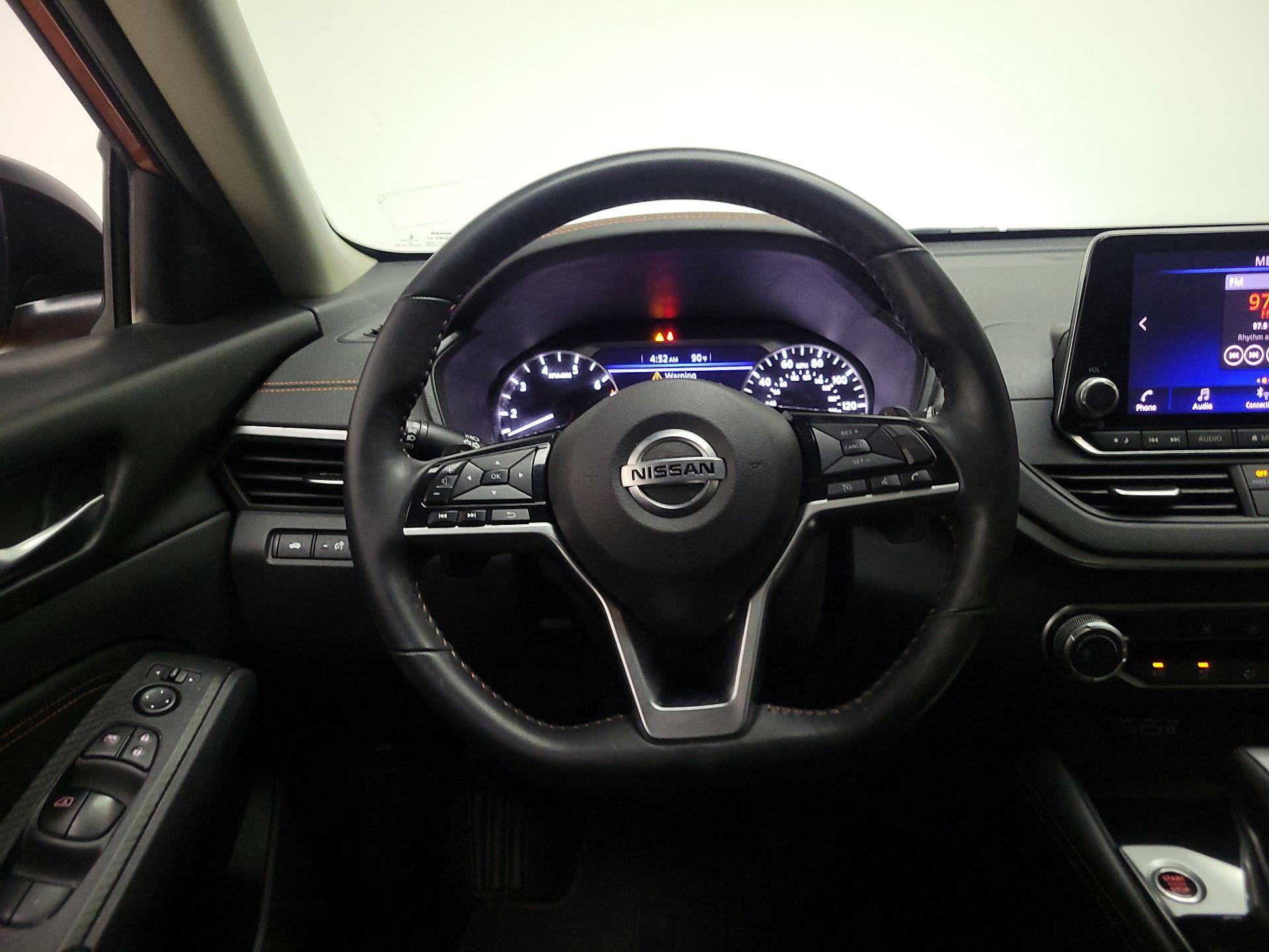Thumbnail: 2021 Nissan Altima - 10