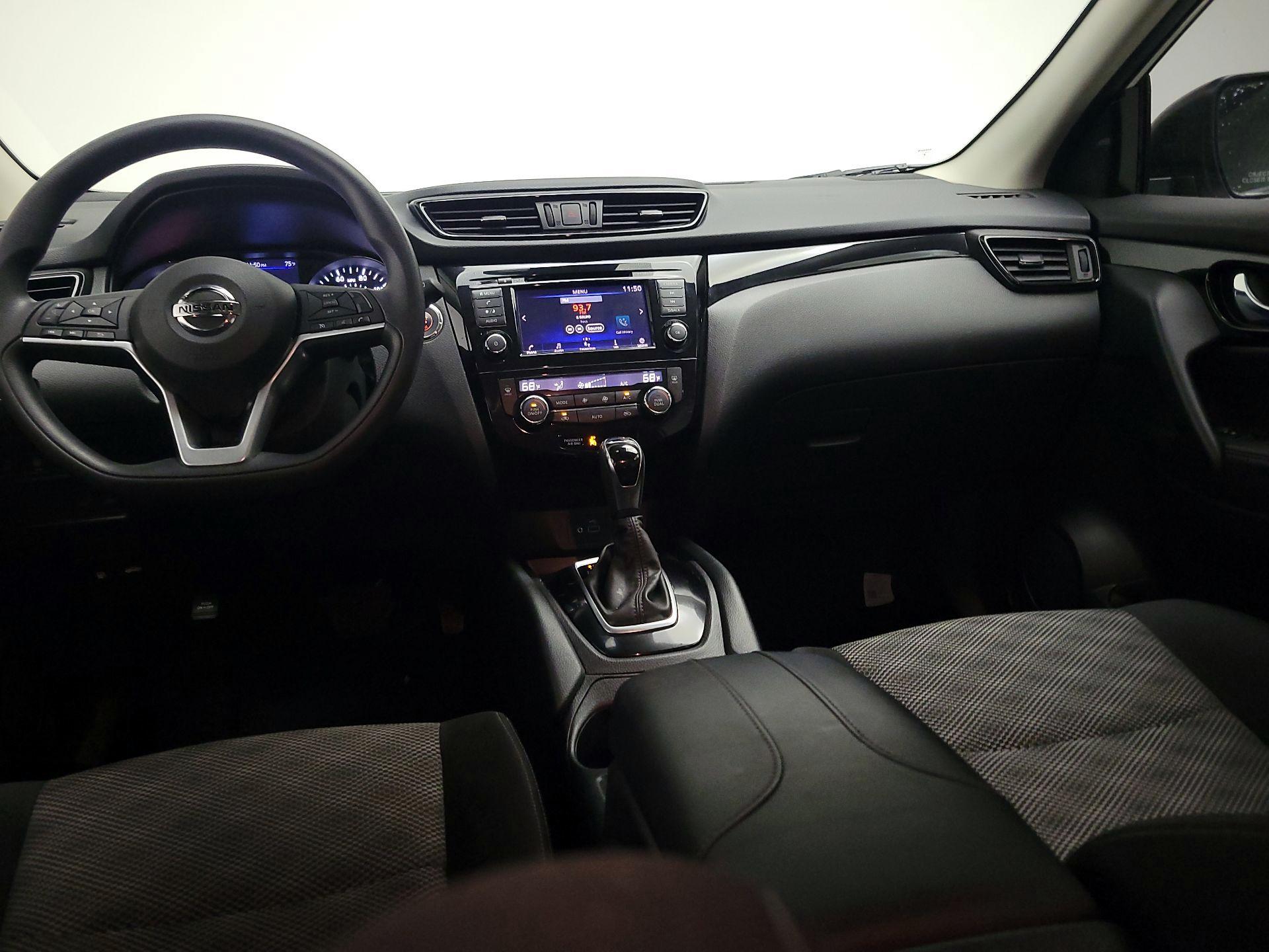 Thumbnail: 2020 Nissan Rogue Sport - 9
