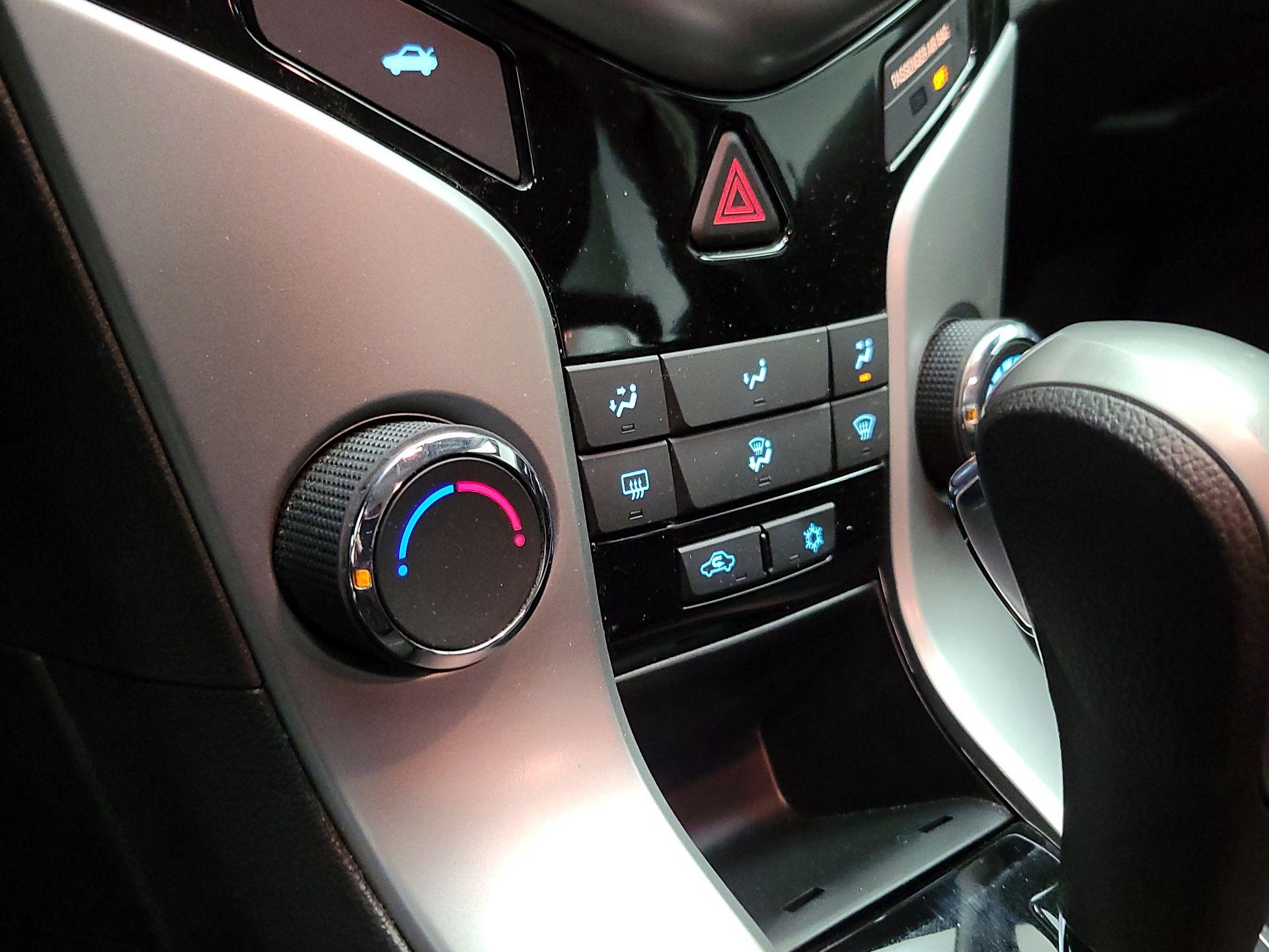 Thumbnail: 2015 Chevrolet Cruze - 16