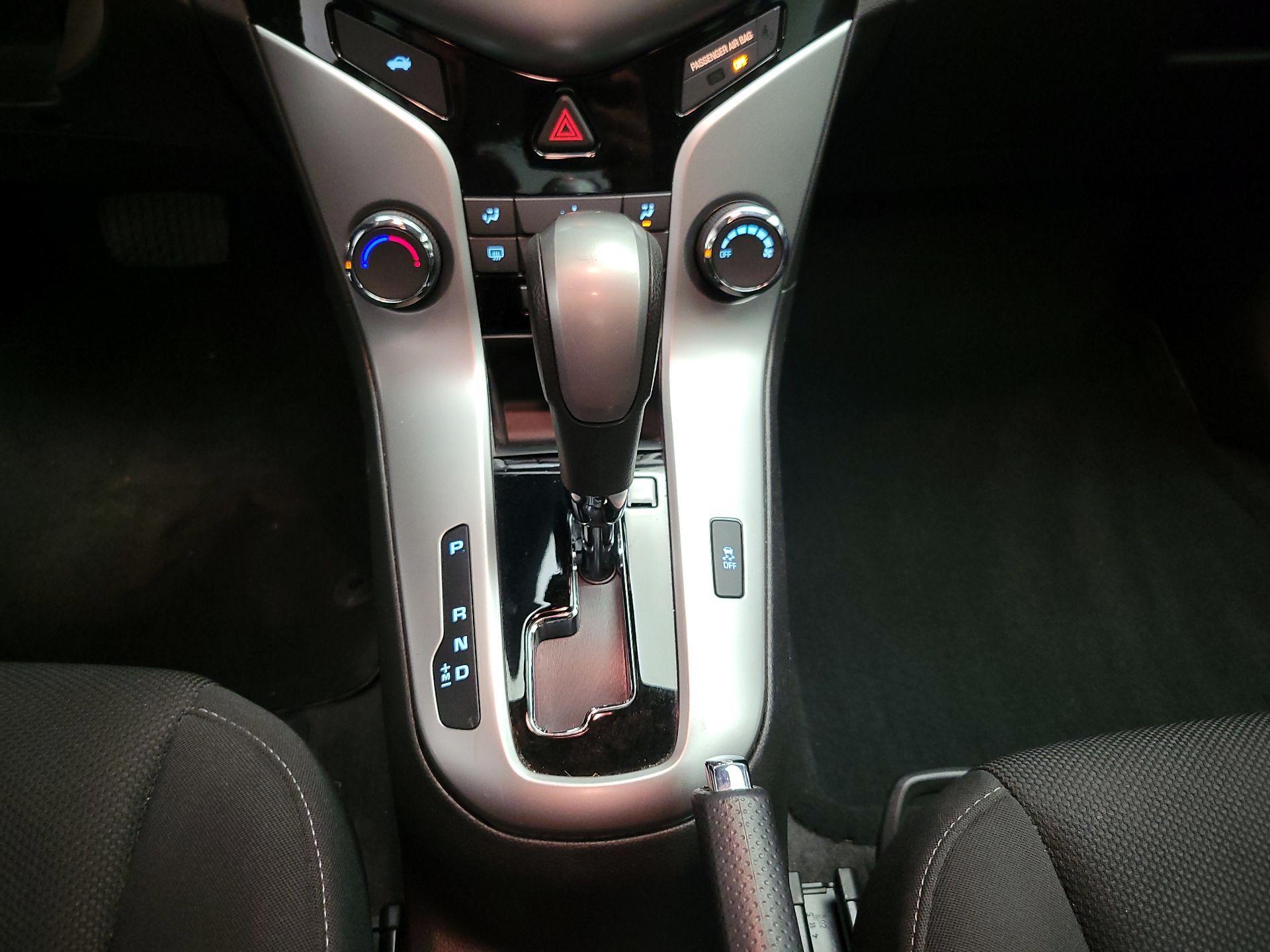 Thumbnail: 2015 Chevrolet Cruze - 17