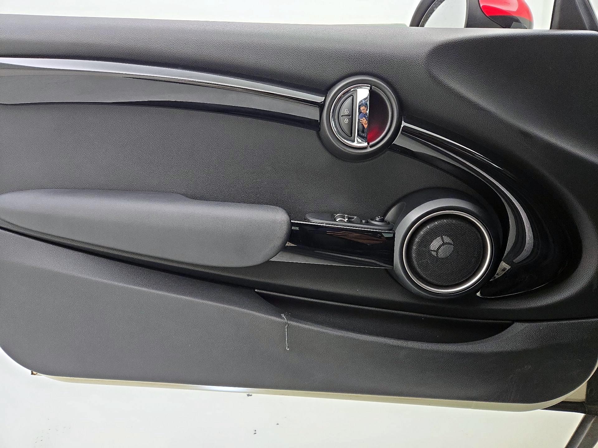 Thumbnail: 2015 MINI Cooper Hardtop - 12