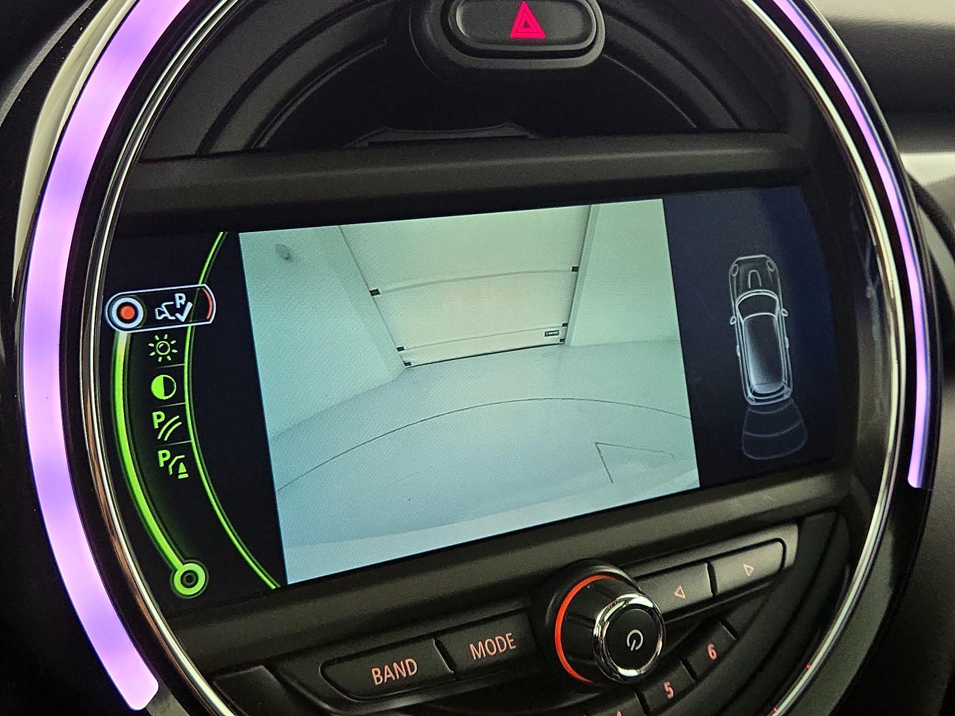 Thumbnail: 2015 MINI Cooper Hardtop - 15