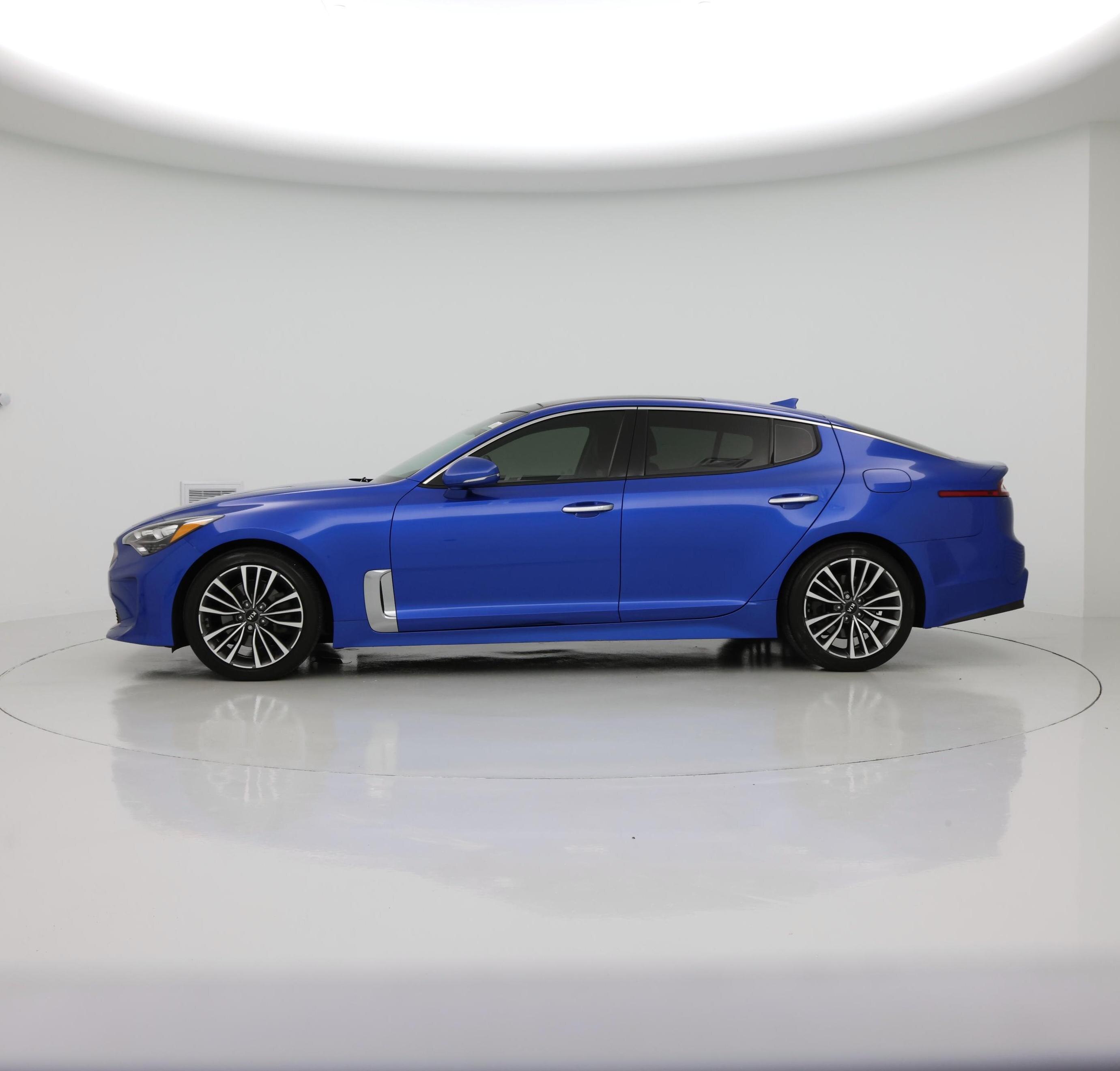 Thumbnail: 2018 Kia Stinger - 3