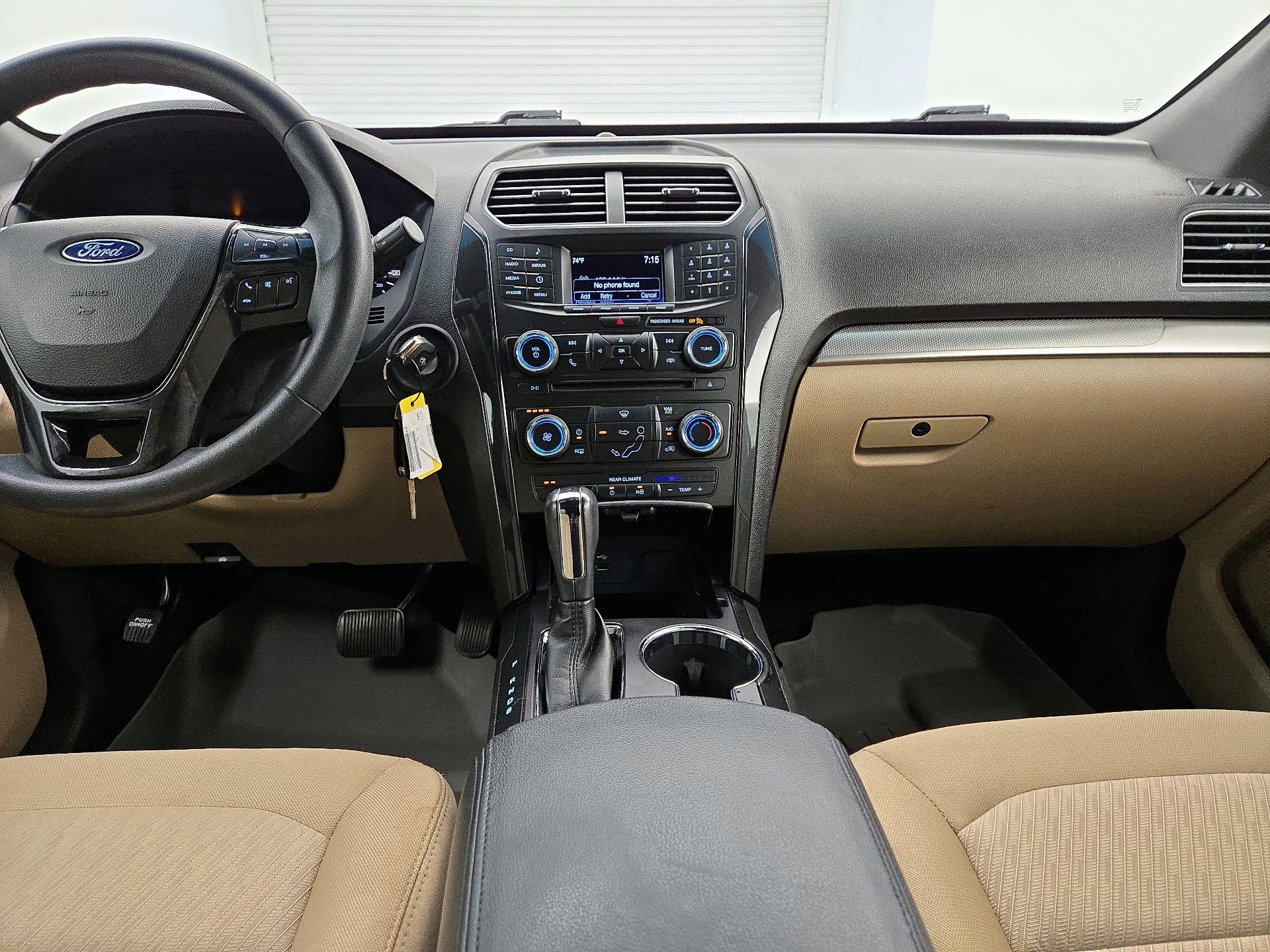 Thumbnail: 2016 Ford Explorer - 9