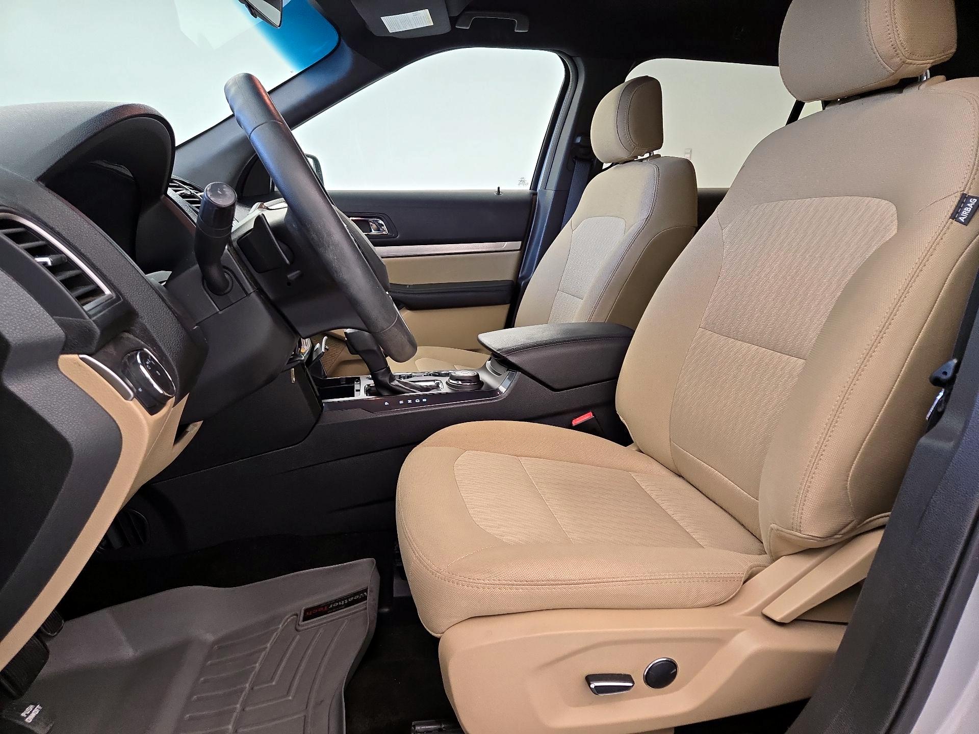 Thumbnail: 2016 Ford Explorer - 11