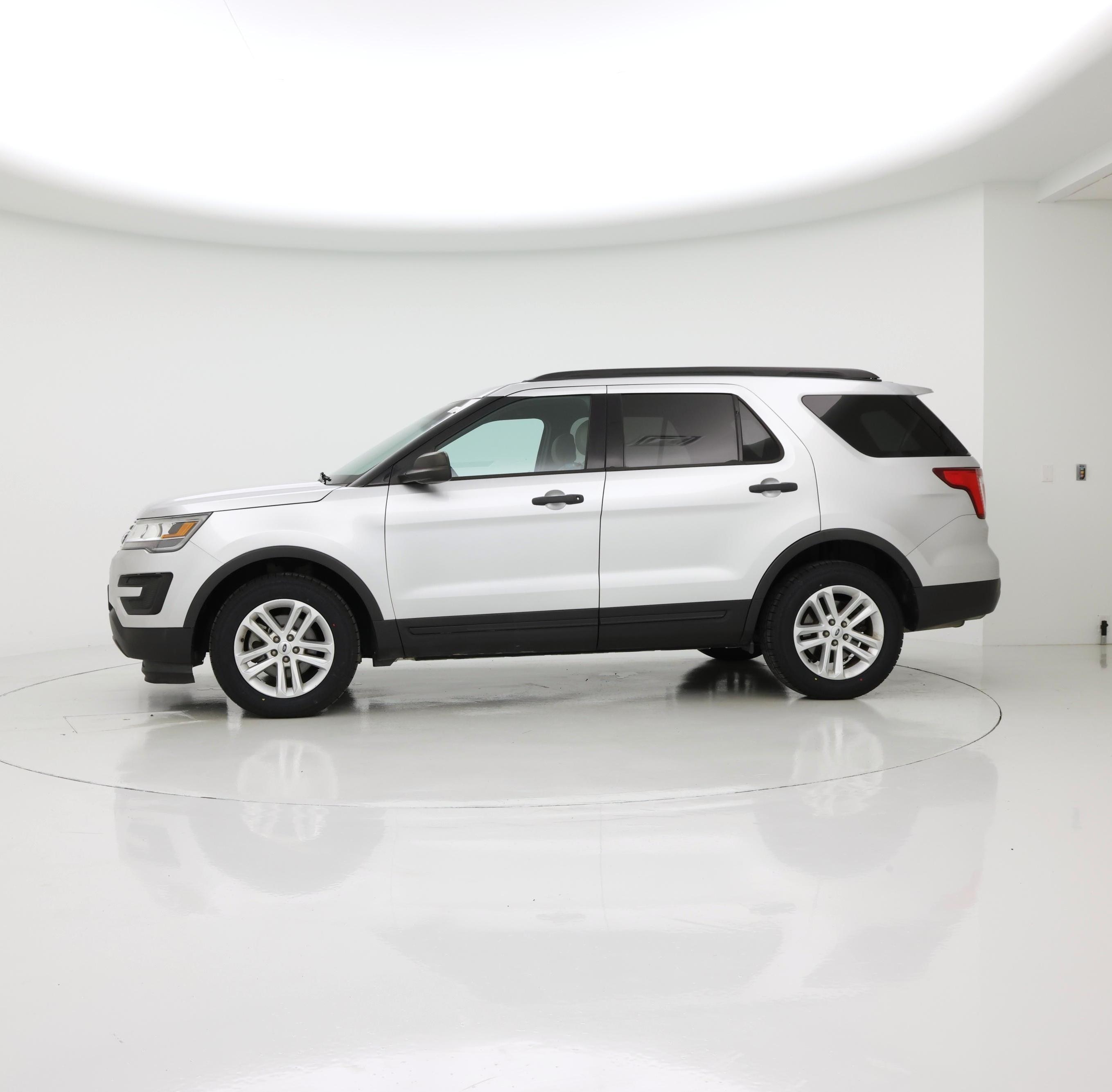 Thumbnail: 2016 Ford Explorer - 3