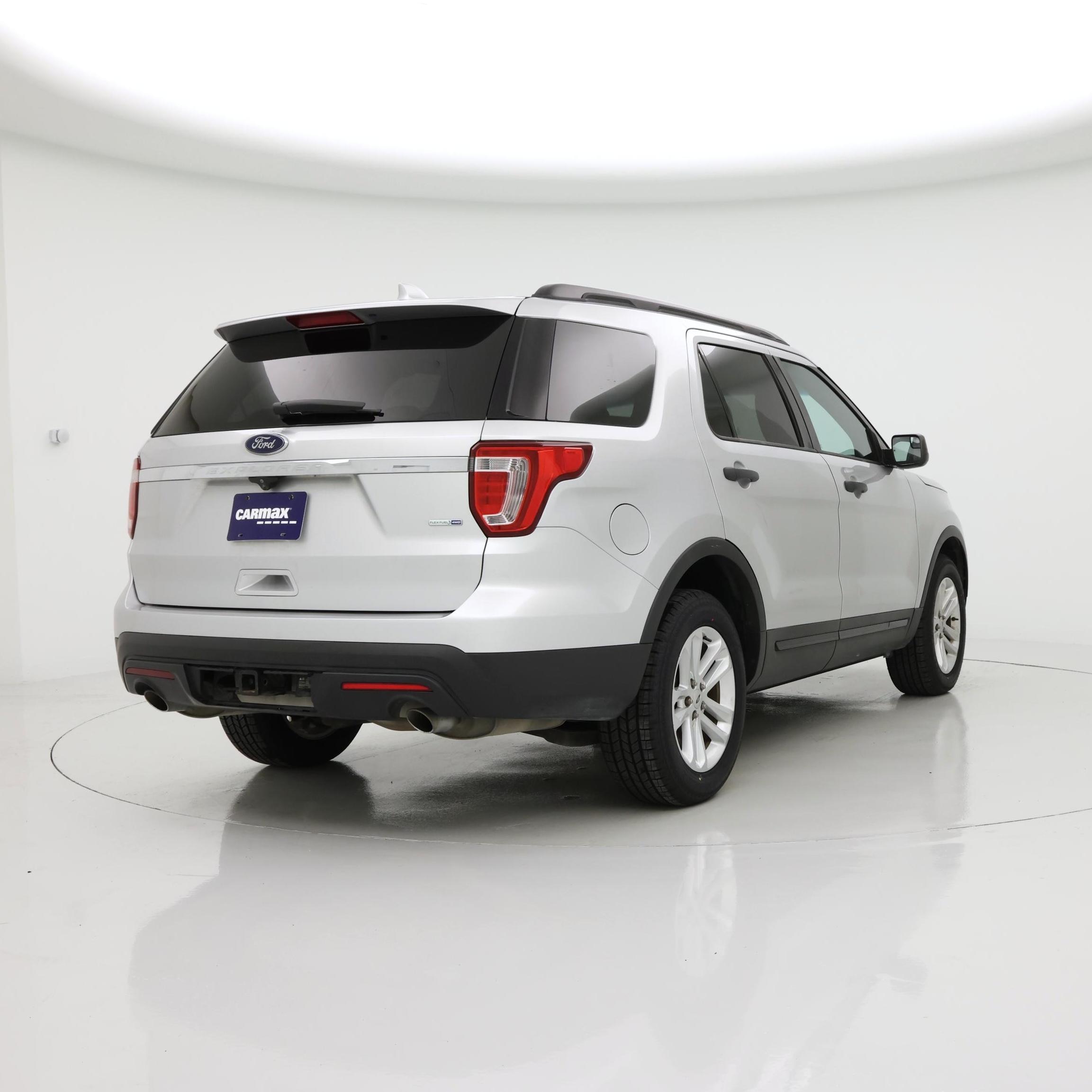 Thumbnail: 2016 Ford Explorer - 8