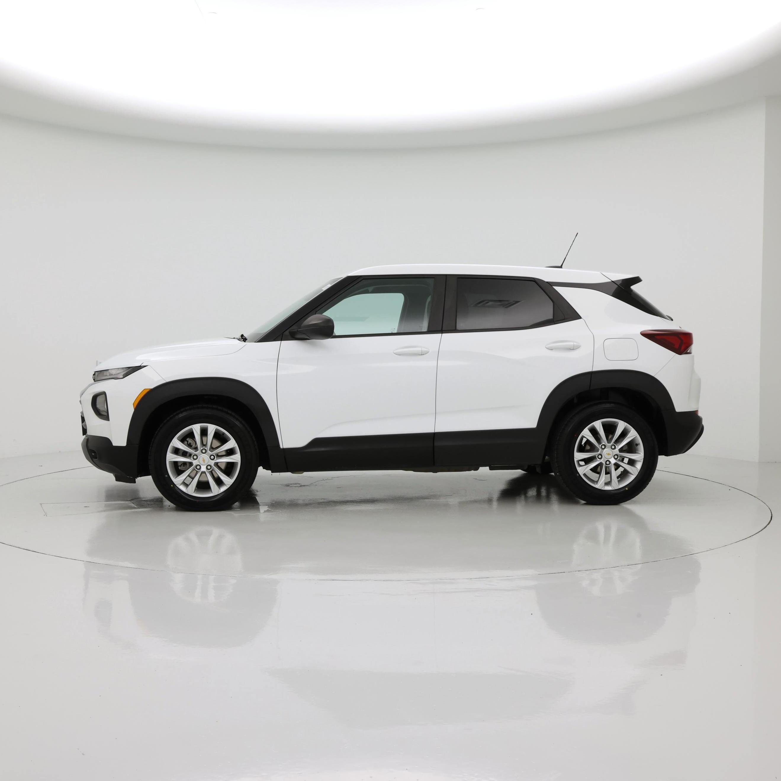 Thumbnail: 2021 Chevrolet TrailBlazer - 3