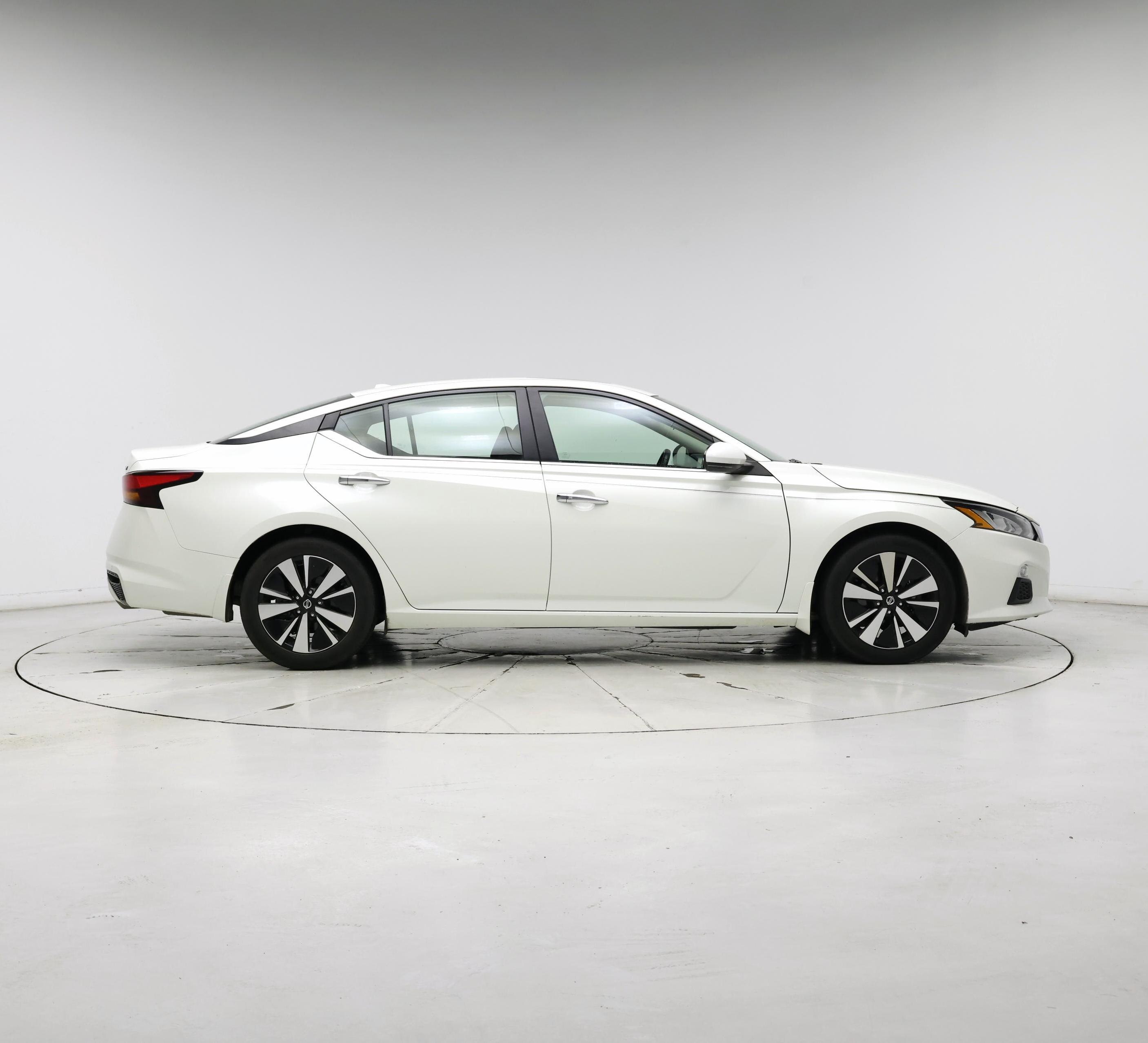 Thumbnail: 2021 Nissan Altima - 7