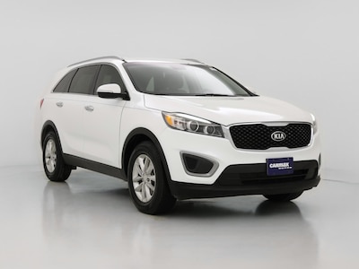White 2016 Kia Sorento LX